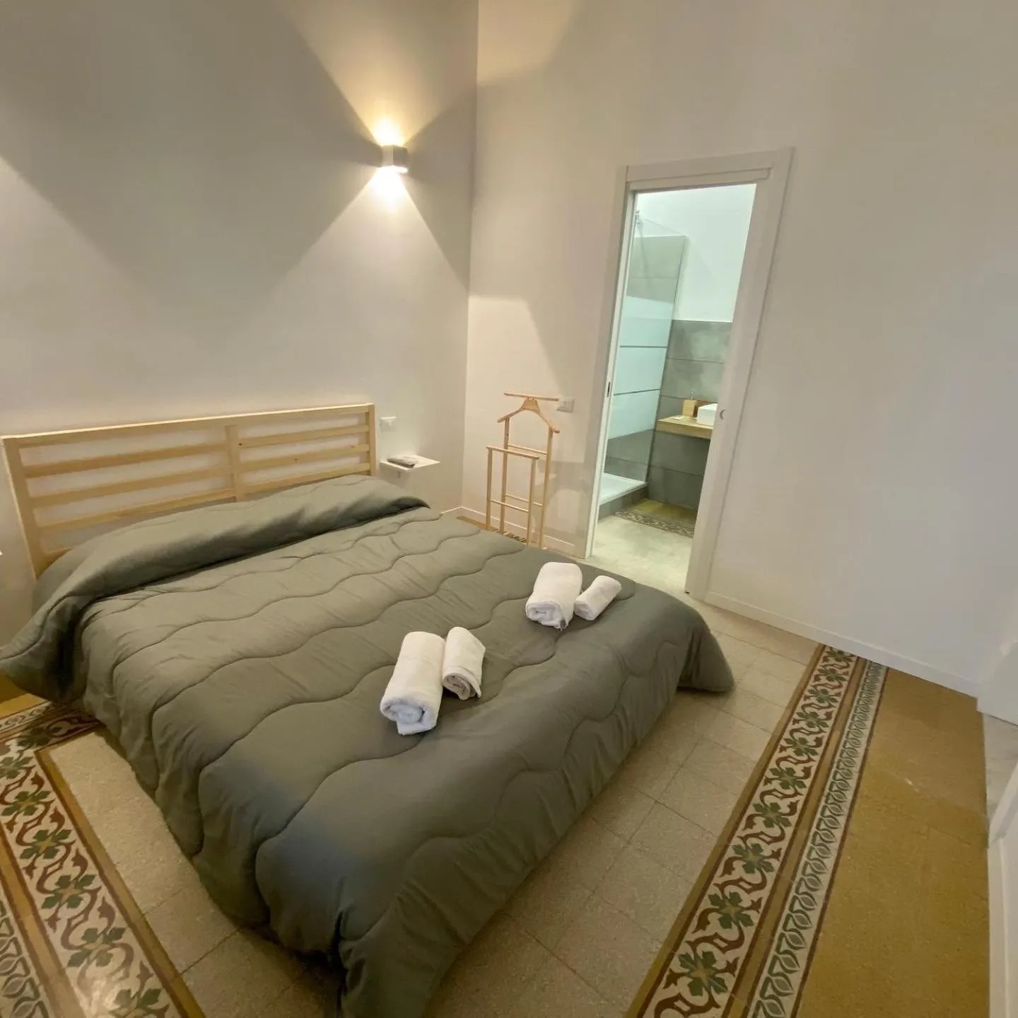 Shower, Bed in Piazza Florio Rooms