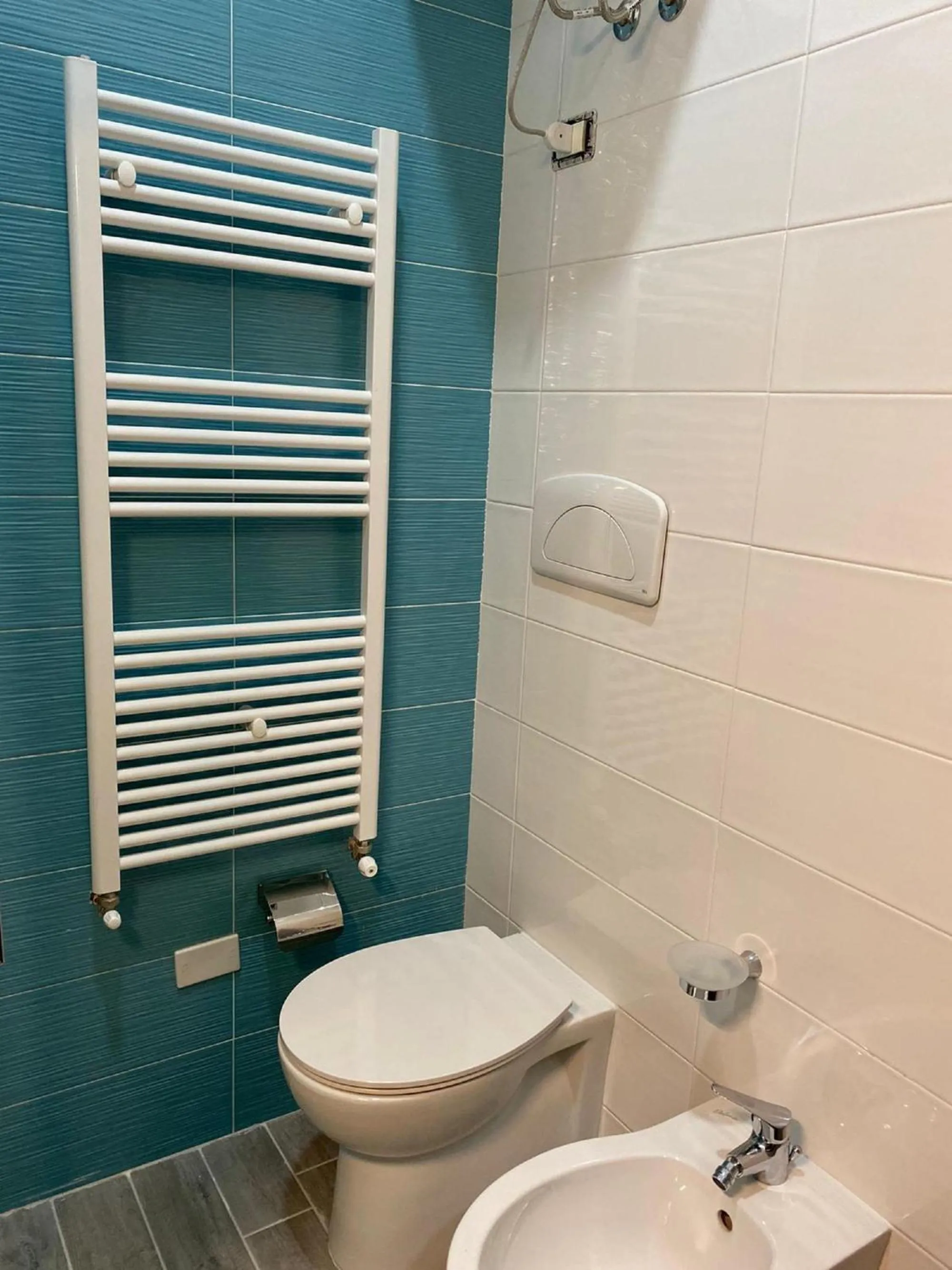 Toilet in La Torre B&B