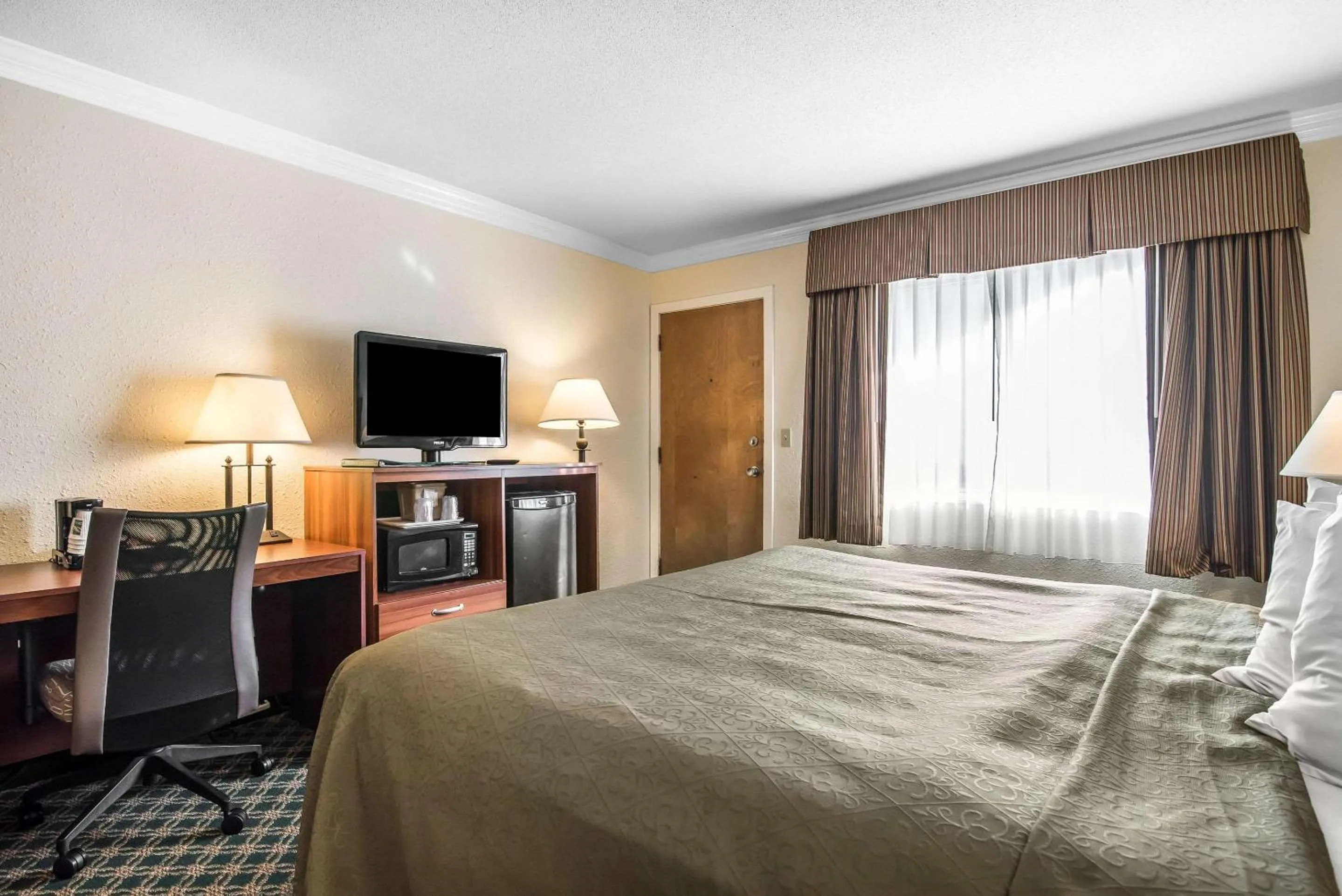 Photo of the whole room, Bed in Quality Inn Rutland