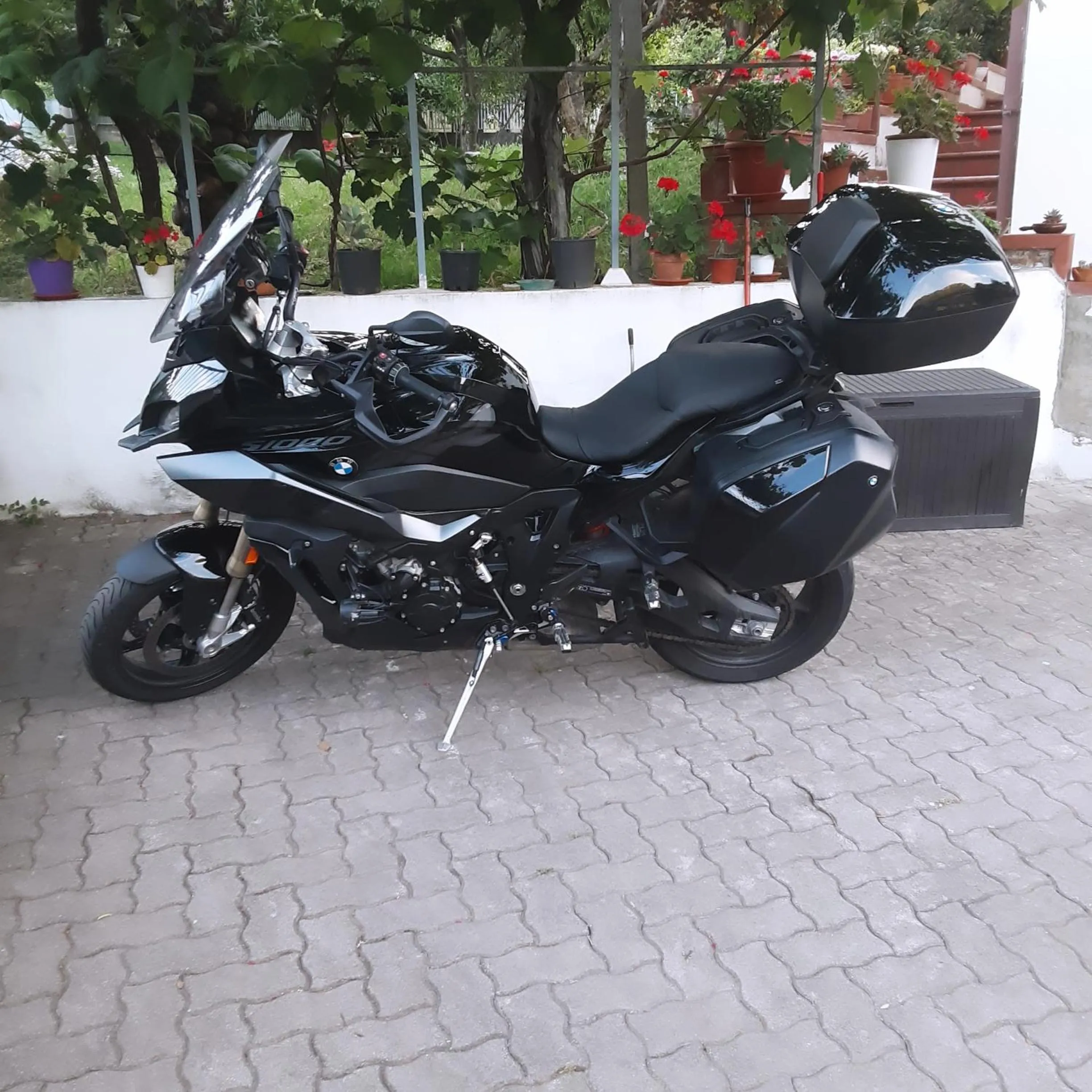 Parking in AceroRosso B&B