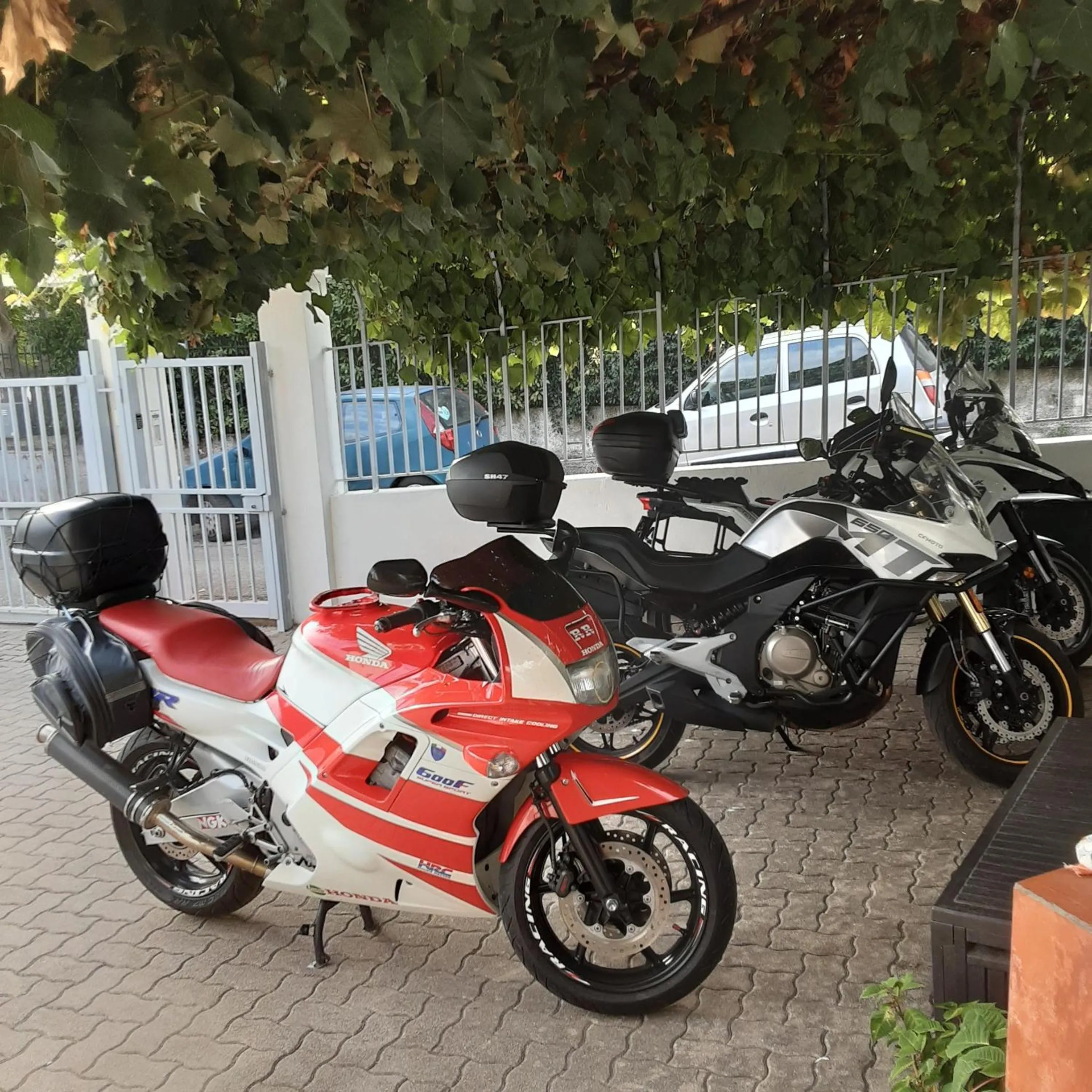 Parking in AceroRosso B&B