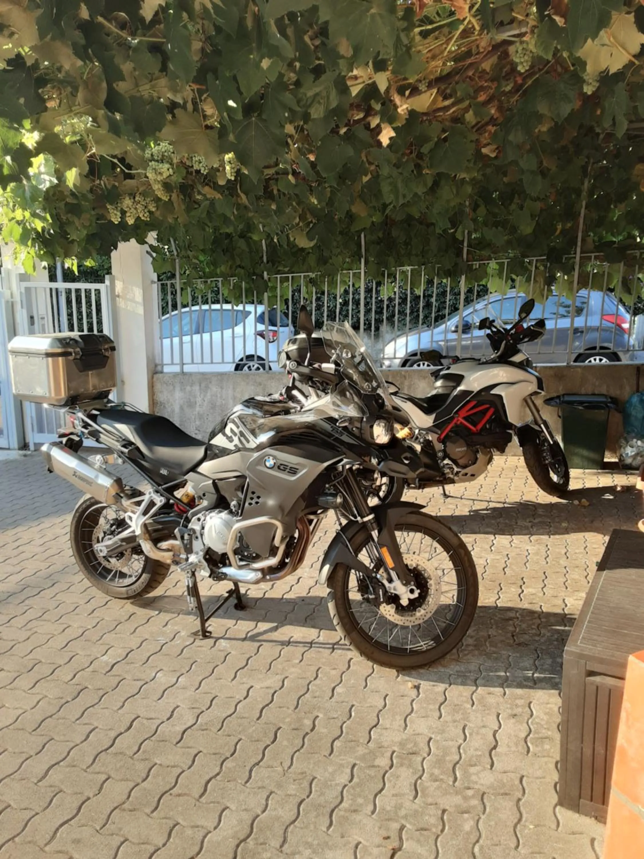 Parking in AceroRosso B&B