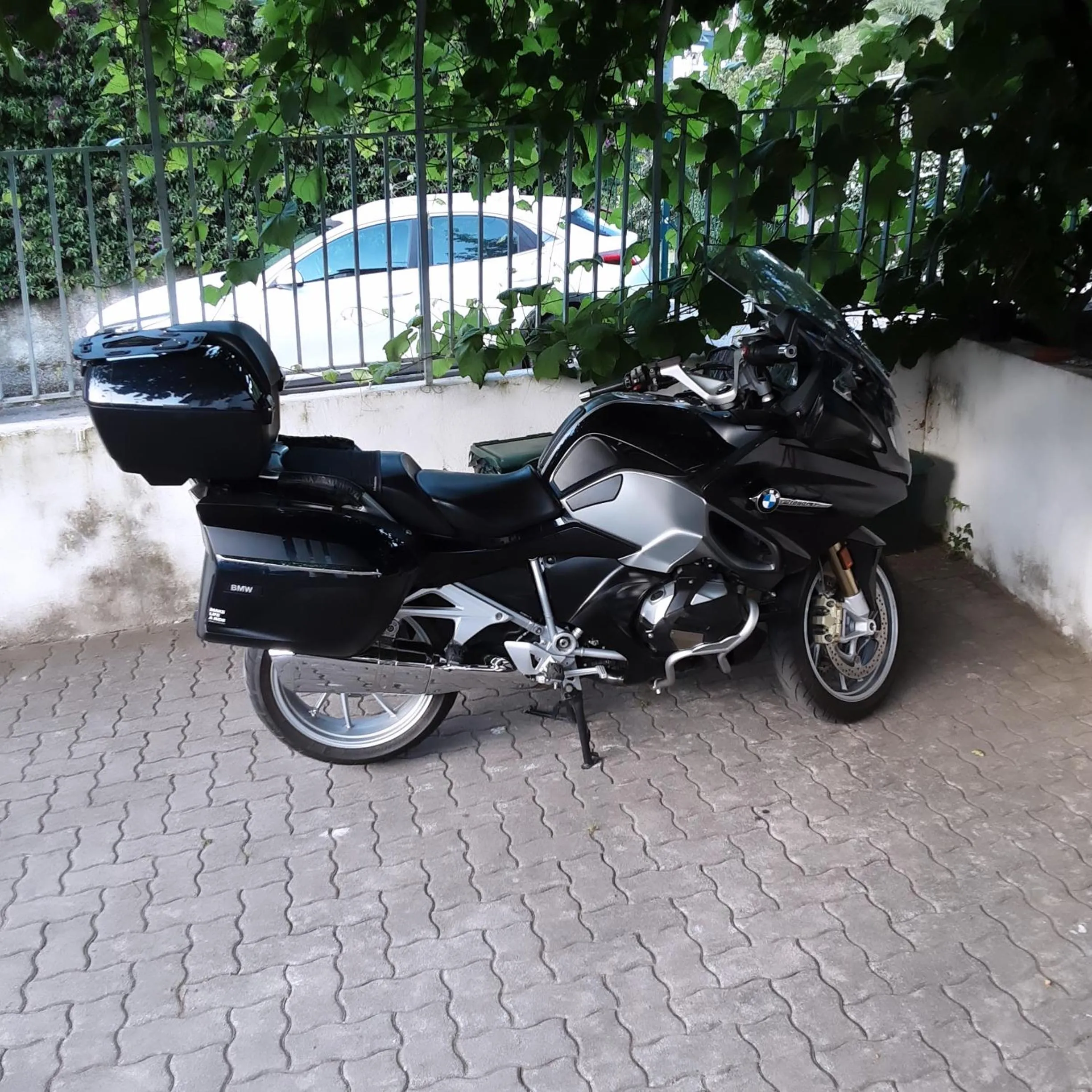 Parking in AceroRosso B&B