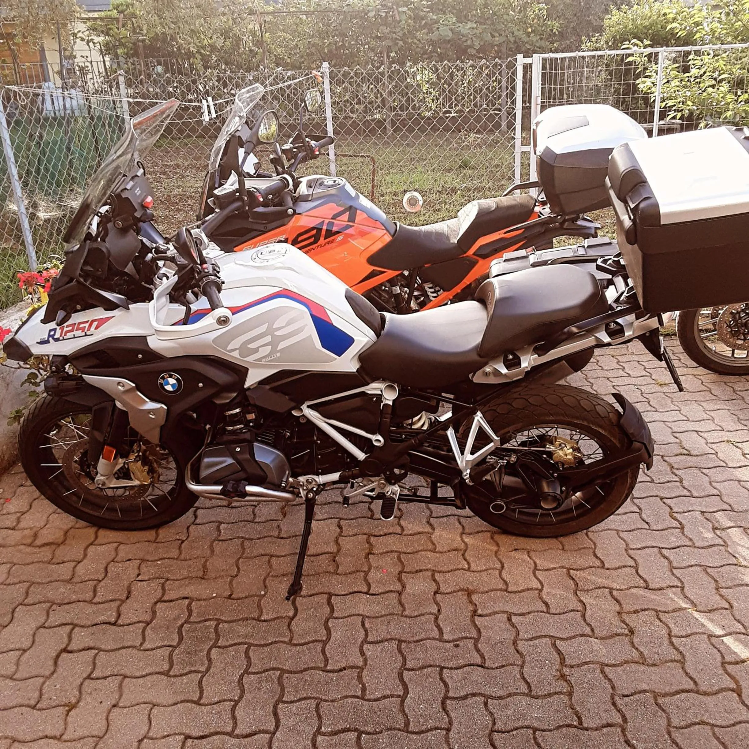 Parking in AceroRosso B&B