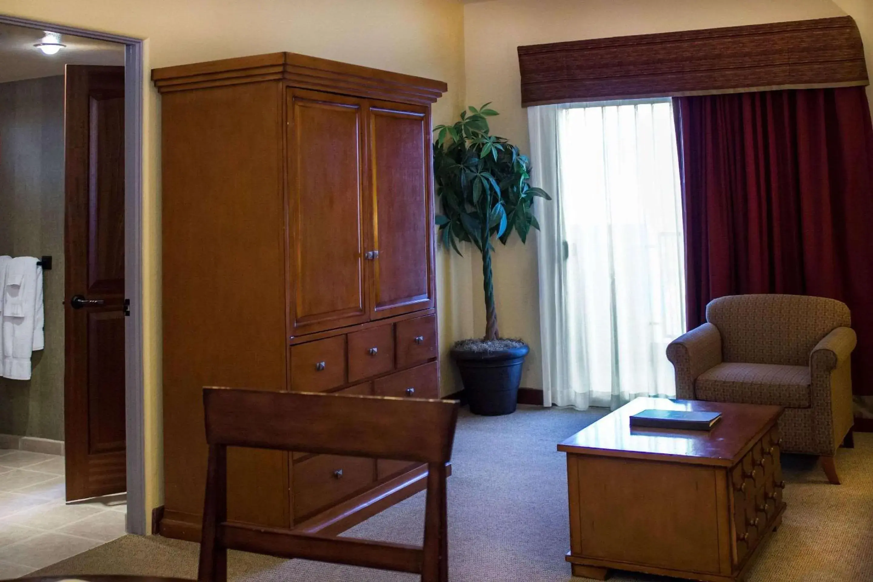 Bedroom, Seating Area in Bluegreen Vacations Cibola Vista Resort & Spa, An Ascend Resort