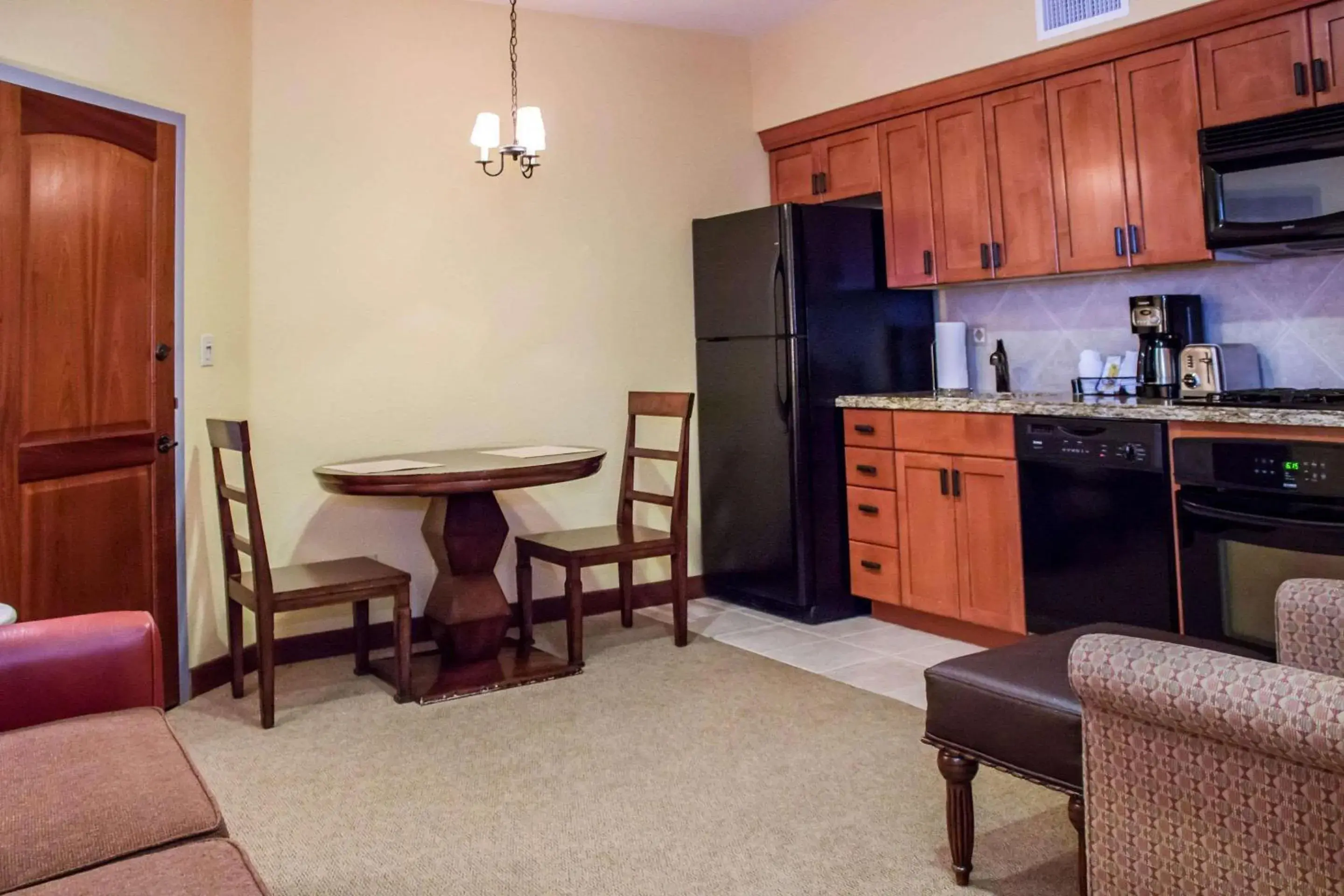 Bedroom, Kitchen/Kitchenette in Bluegreen Vacations Cibola Vista Resort & Spa, An Ascend Resort