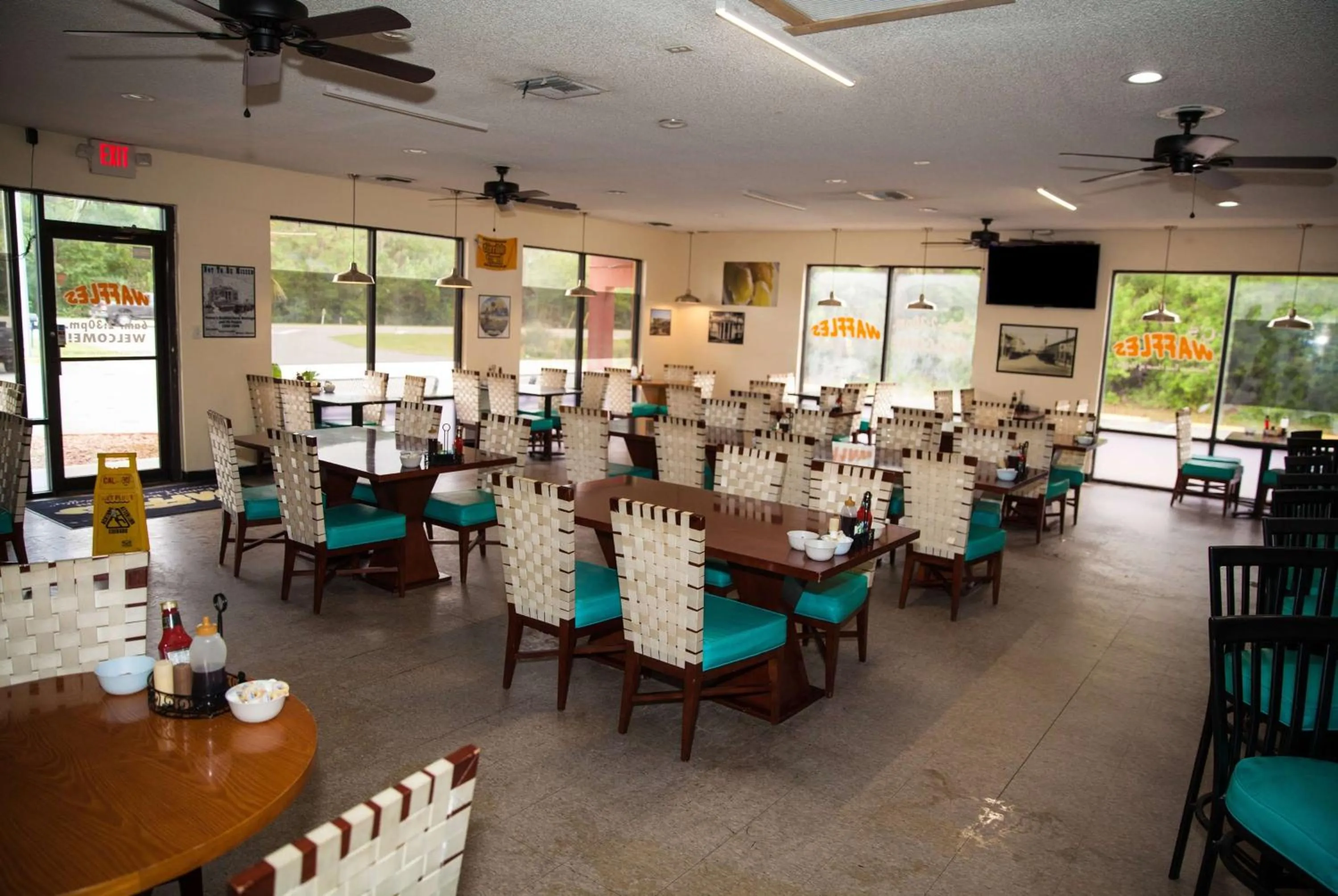 Restaurant/places to eat in Days Inn by Wyndham Cocoa Cruiseport West At I-95/524