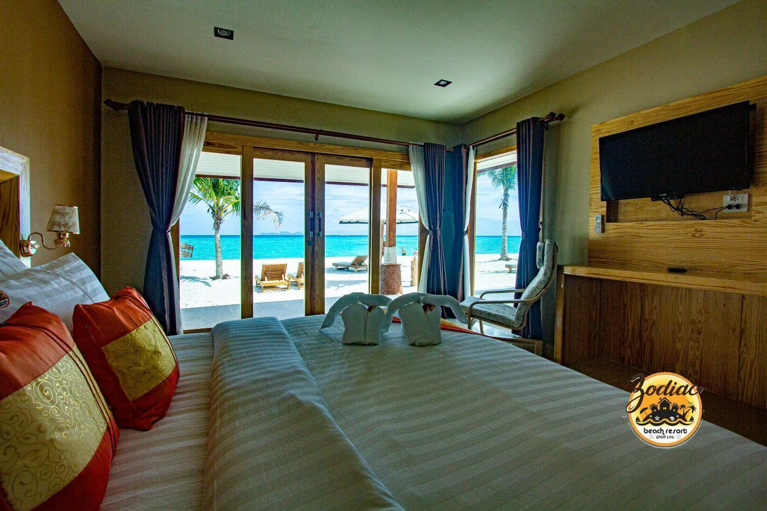 Photo of the whole room, Bed in Zodiac Seesun Resort