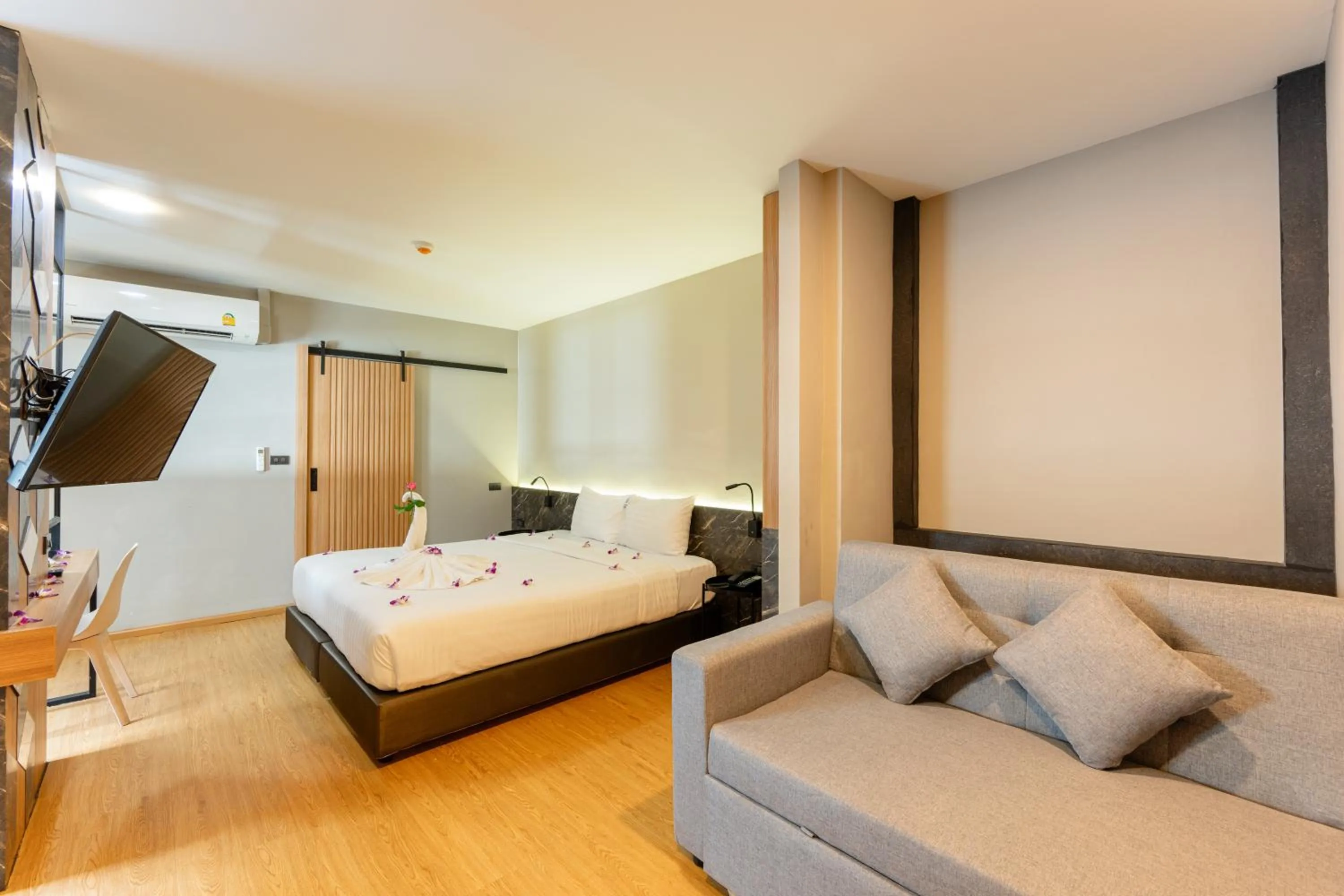 Bed in Sky Wave Patong