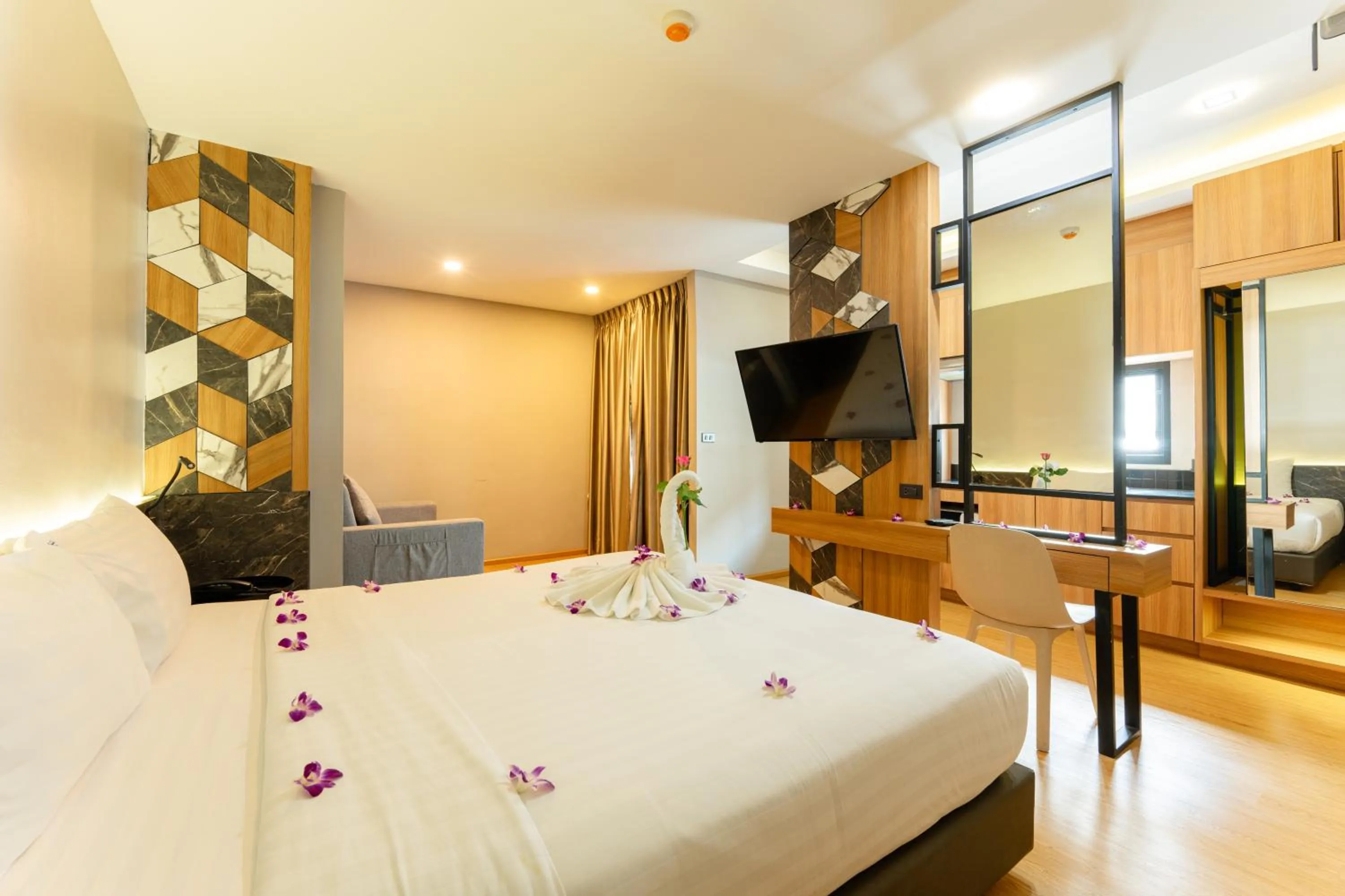 Bed in Sky Wave Patong