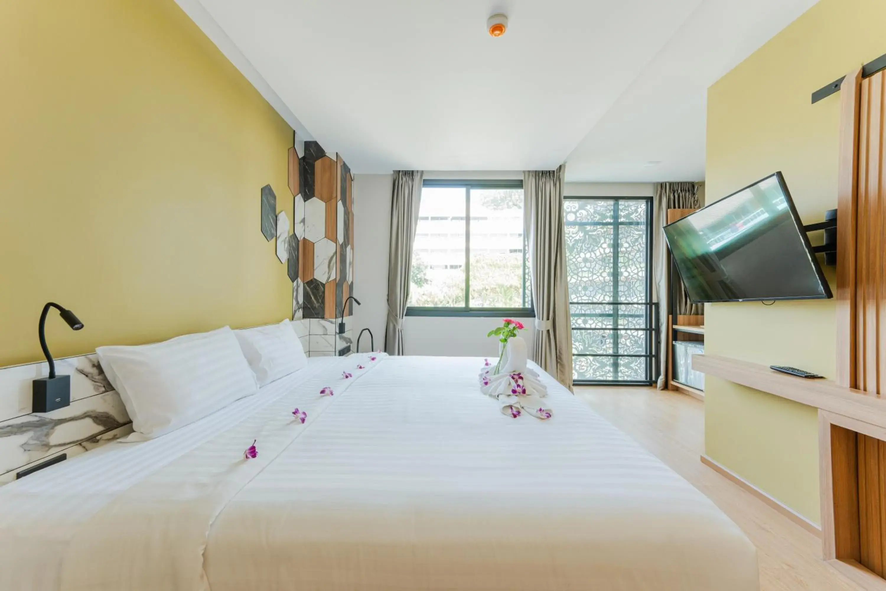 Bed in Sky Wave Patong Bed in Sky Wave Patong