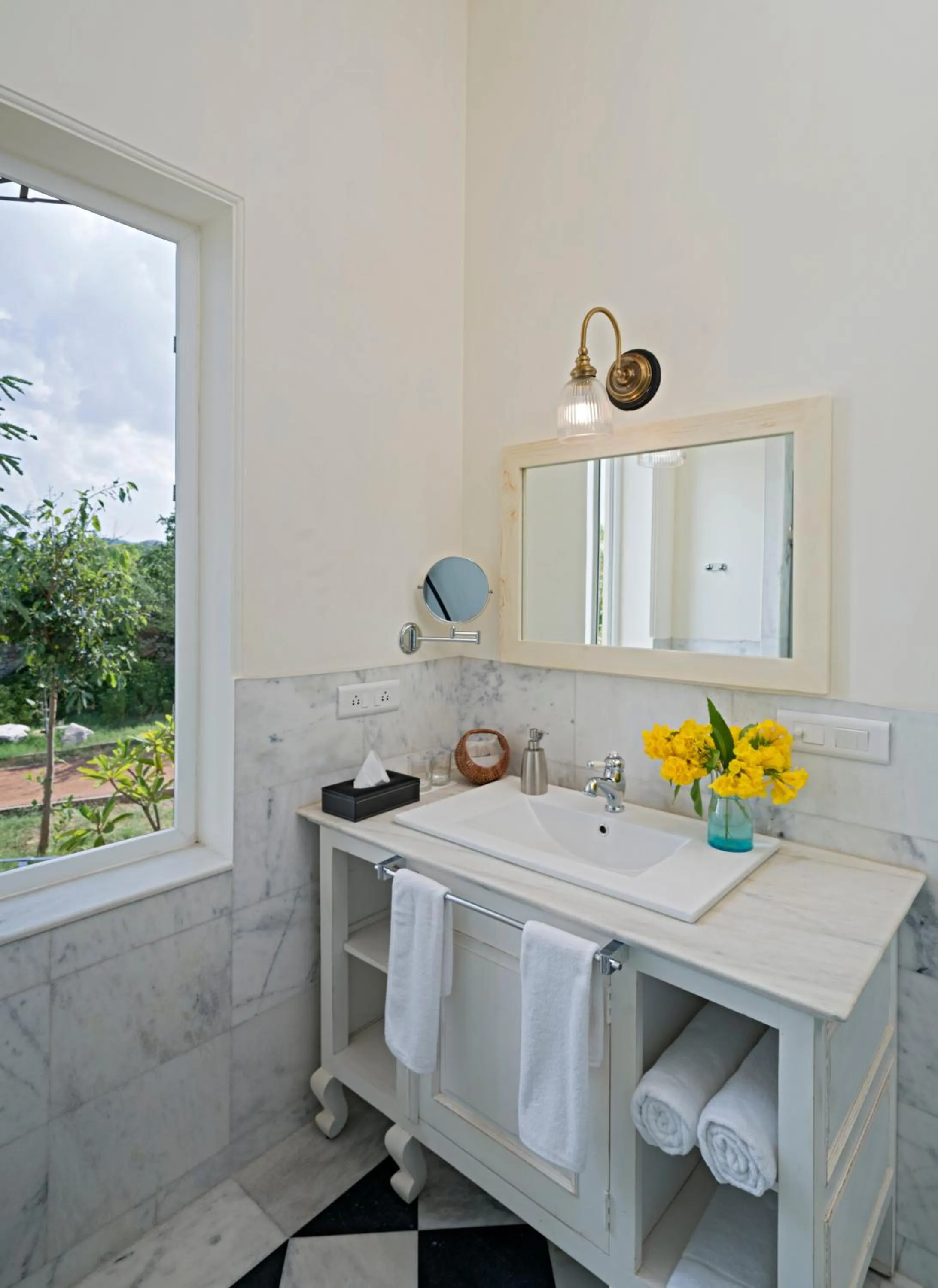 Public Bath in Sariska Manor Luxury Cottages Tehla