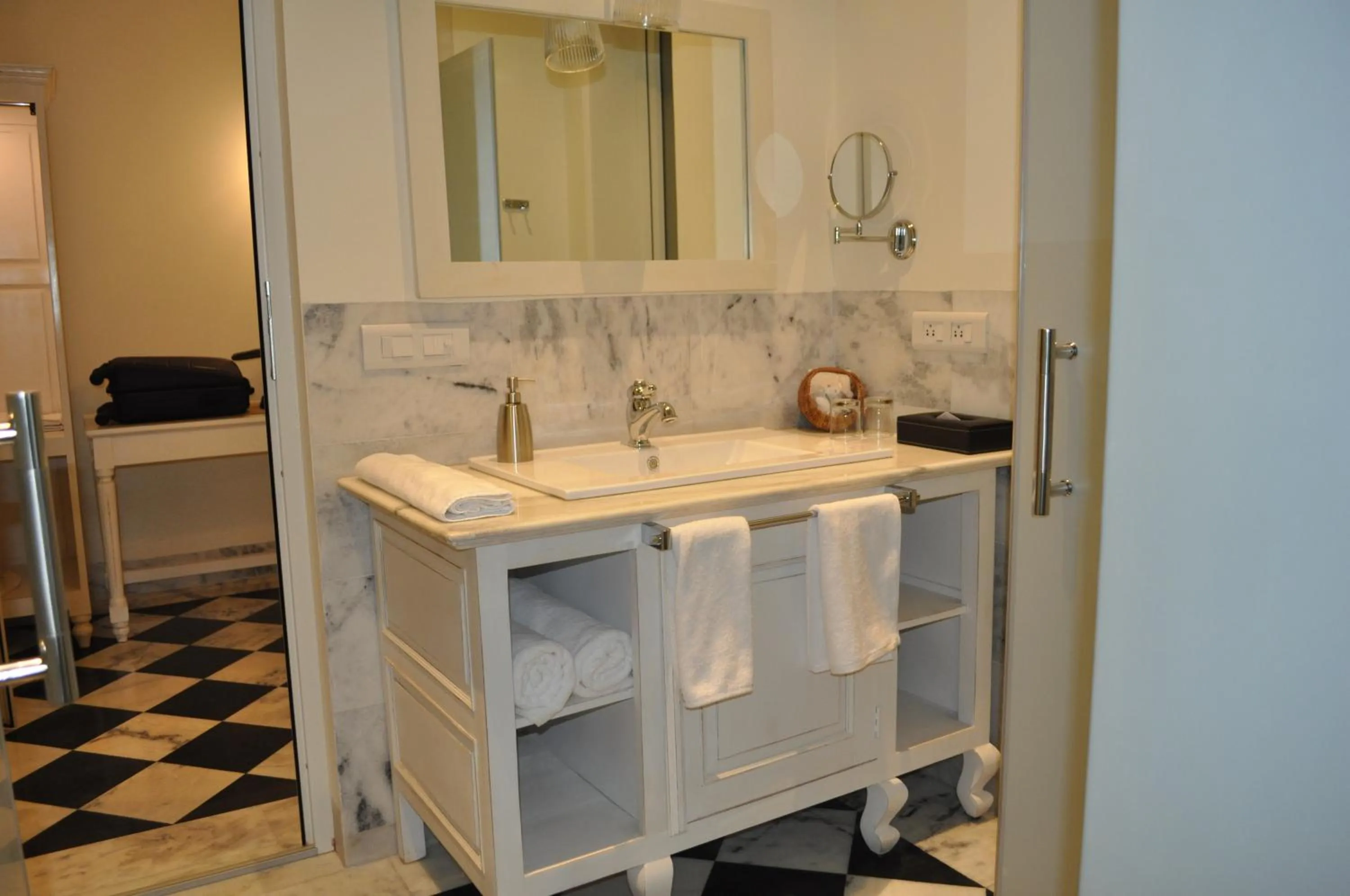 Bathroom in Sariska Manor Luxury Cottages Tehla