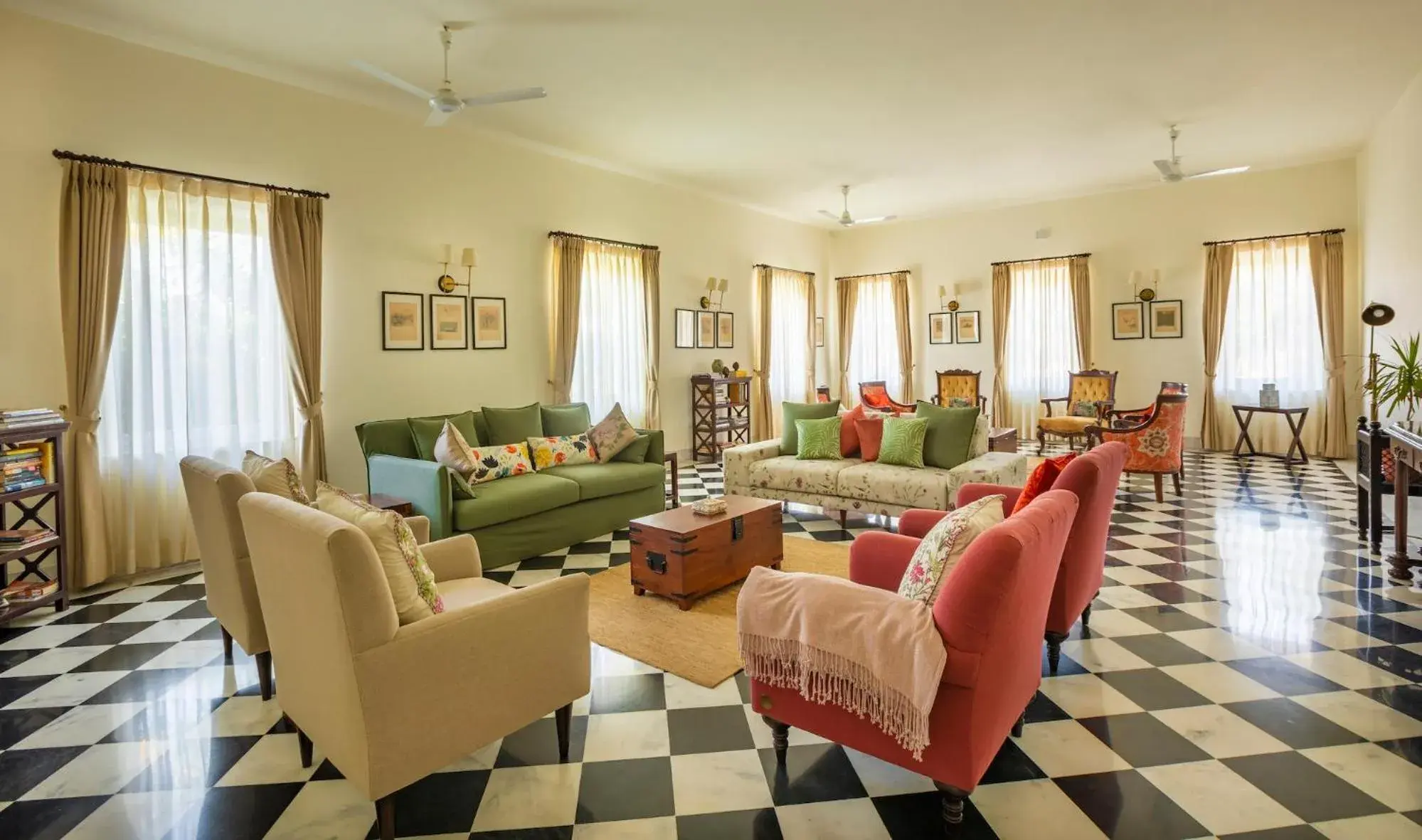 Lounge or bar in Sariska Manor Luxury Cottages Tehla Lounge or bar in Sariska Manor Luxury Cottages Tehla