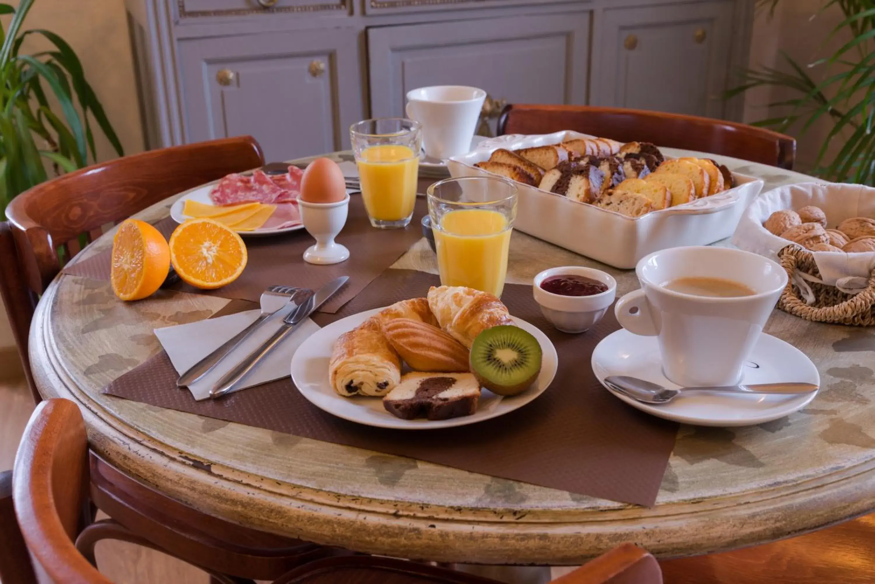 Breakfast in Hôtel du Parc, Avignon Est, The Originals City, Breakfast in Hôtel du Parc, Avignon Est, The Originals City,
