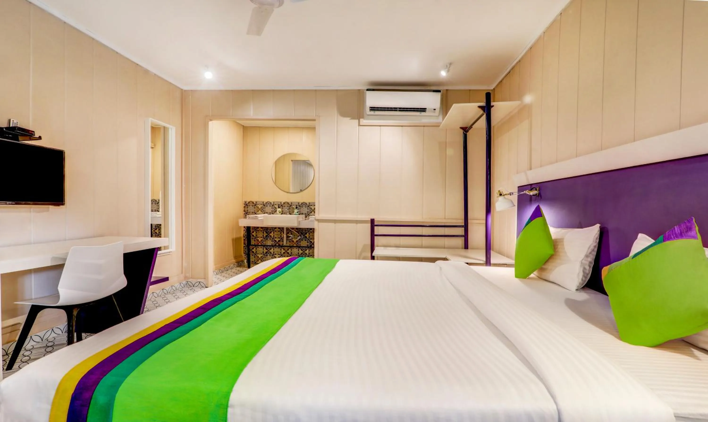 Bedroom, Bed in Treebo Morjim Banyan Resort