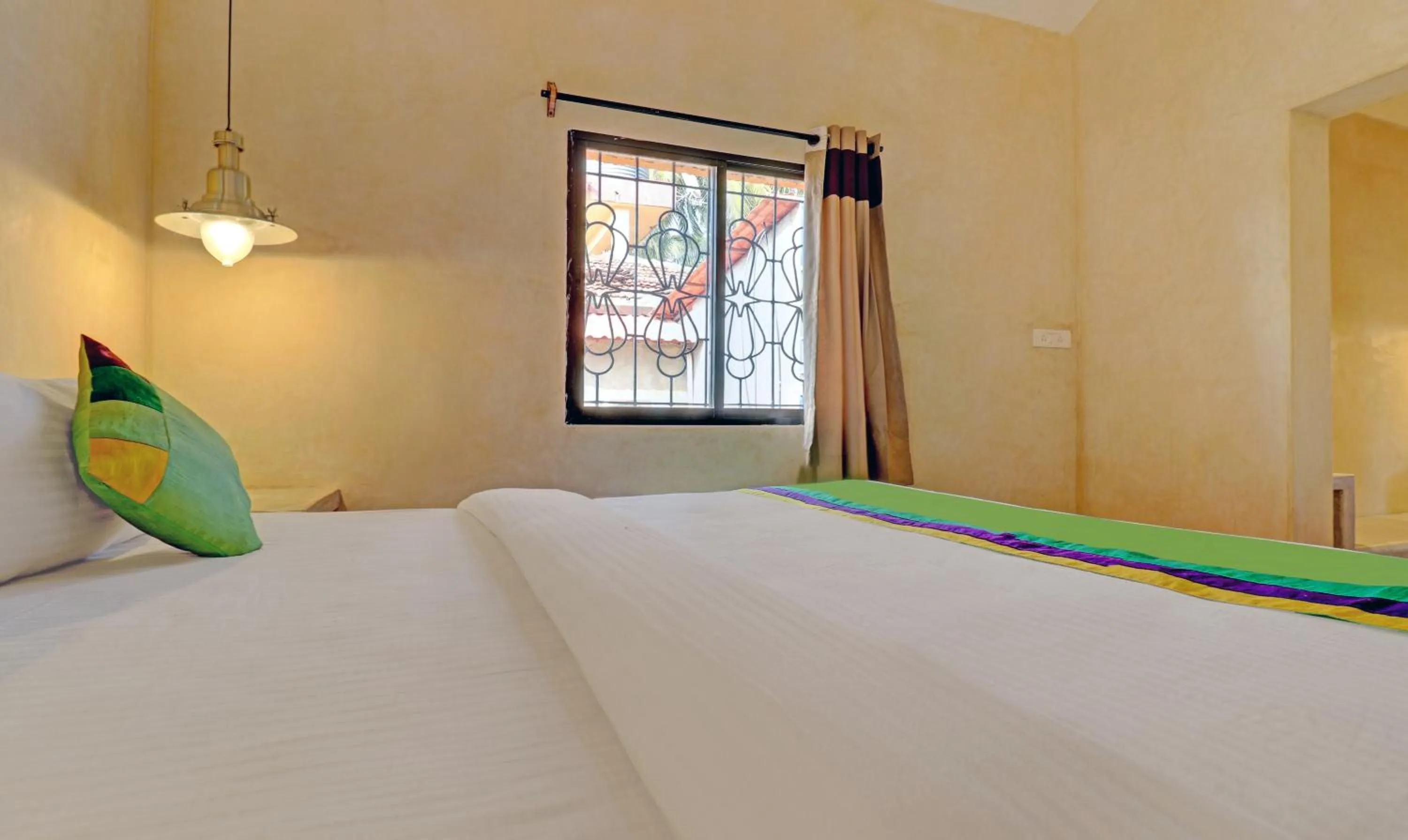 Bedroom, Bed in Treebo Morjim Banyan Resort