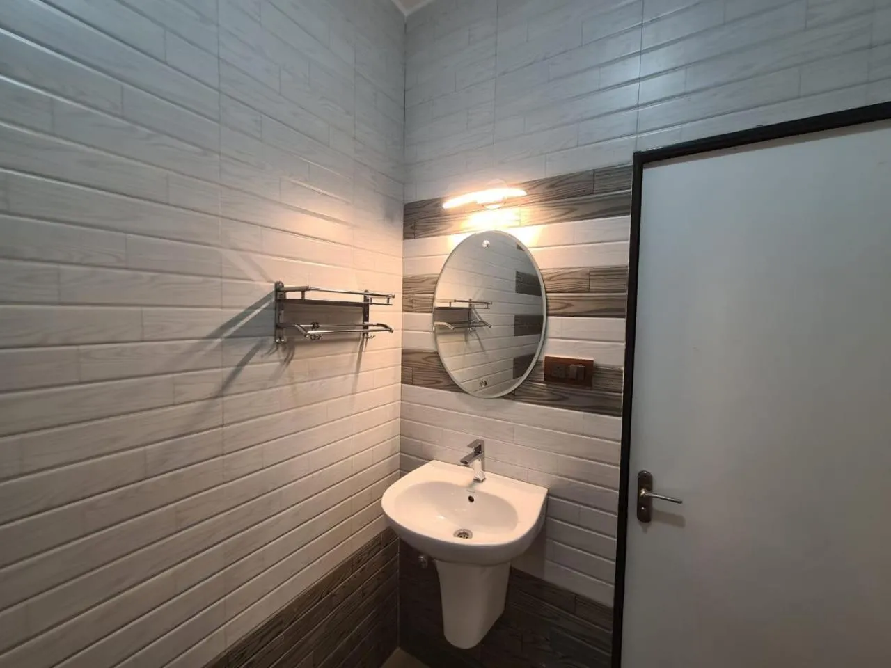 Richard Inn Residency