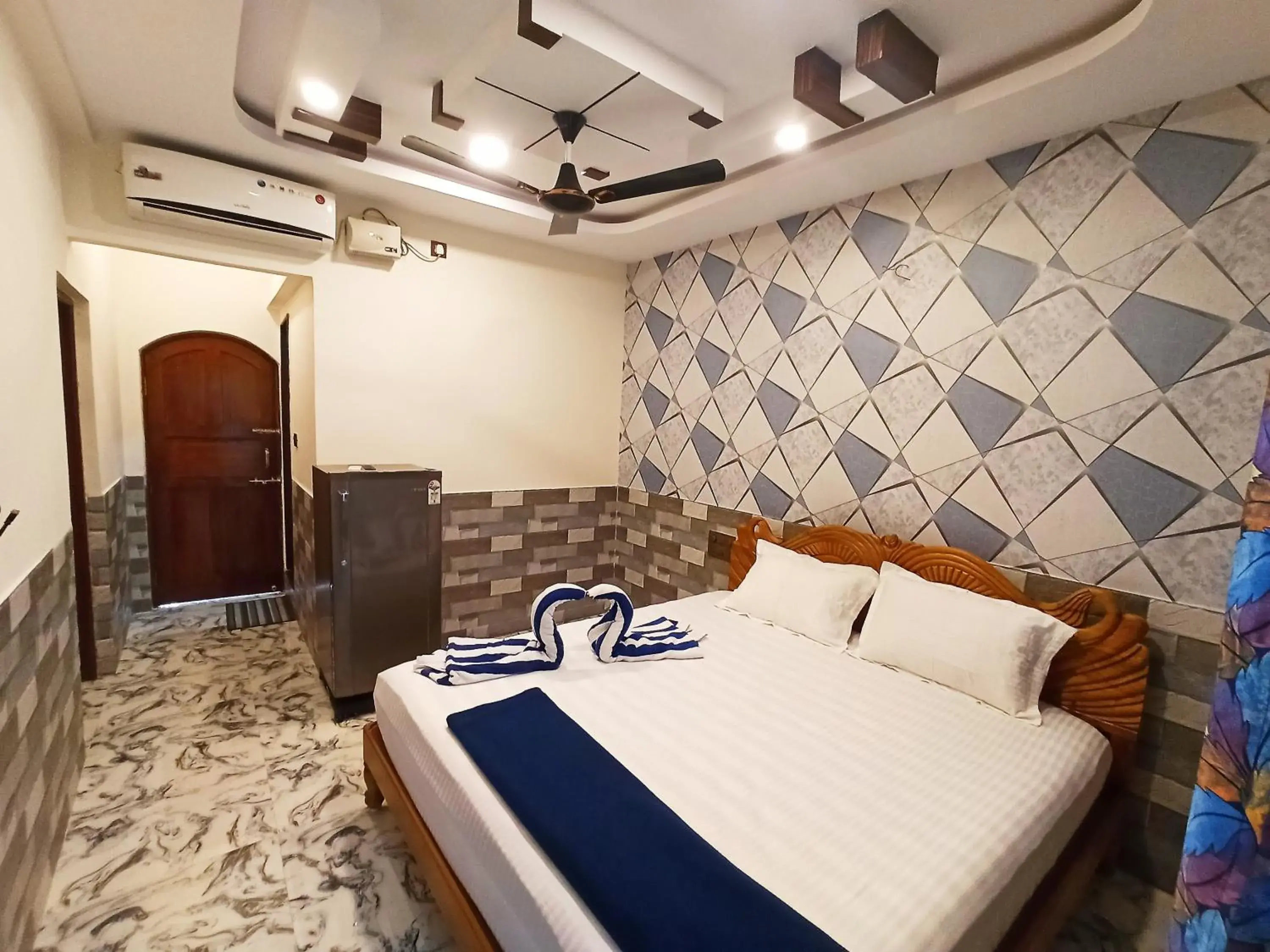 Double Room in Richard Inn Residency Double Room in Richard Inn Residency