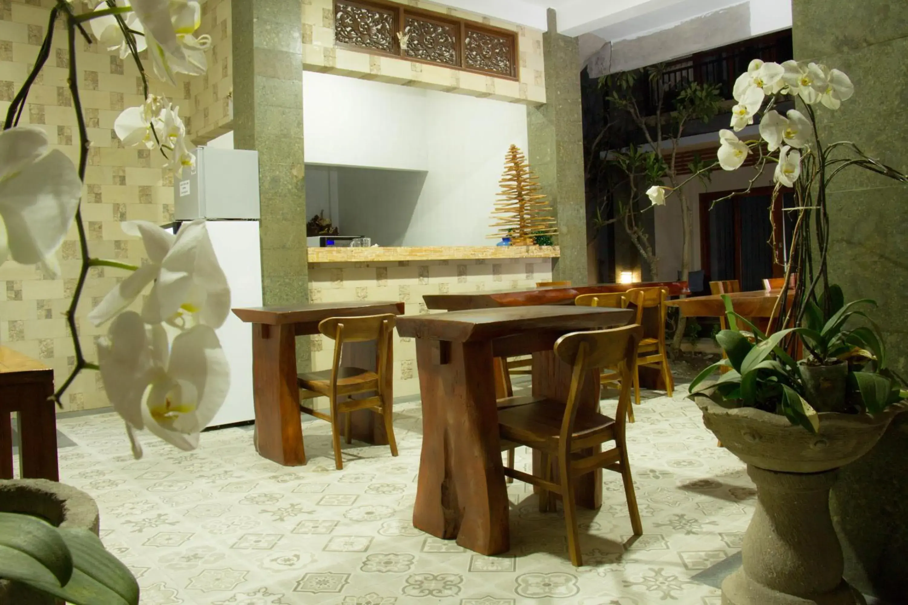 Restaurant/places to eat in D Sarian Seminyak Restaurant/places to eat in D Sarian Seminyak