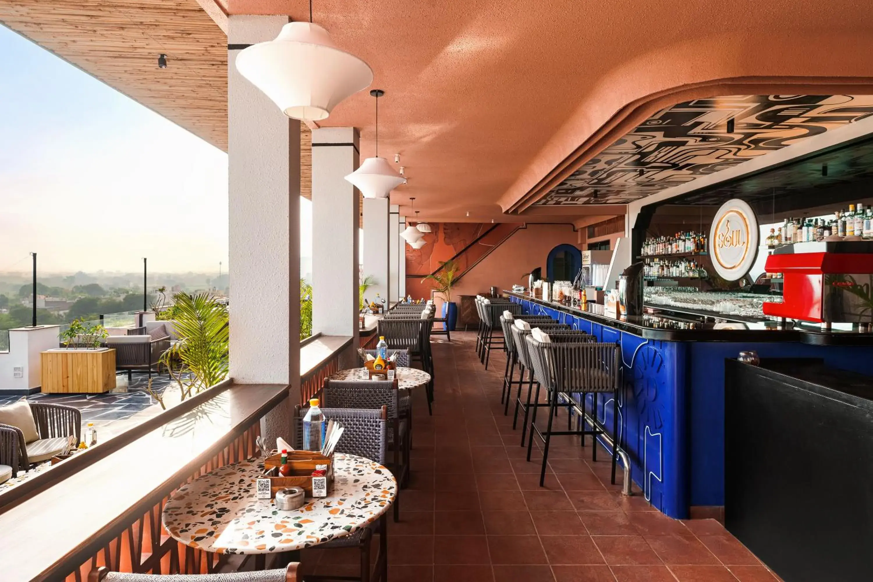 Lounge or bar in The Sierra - By The Lake Lounge or bar in The Sierra - By The Lake