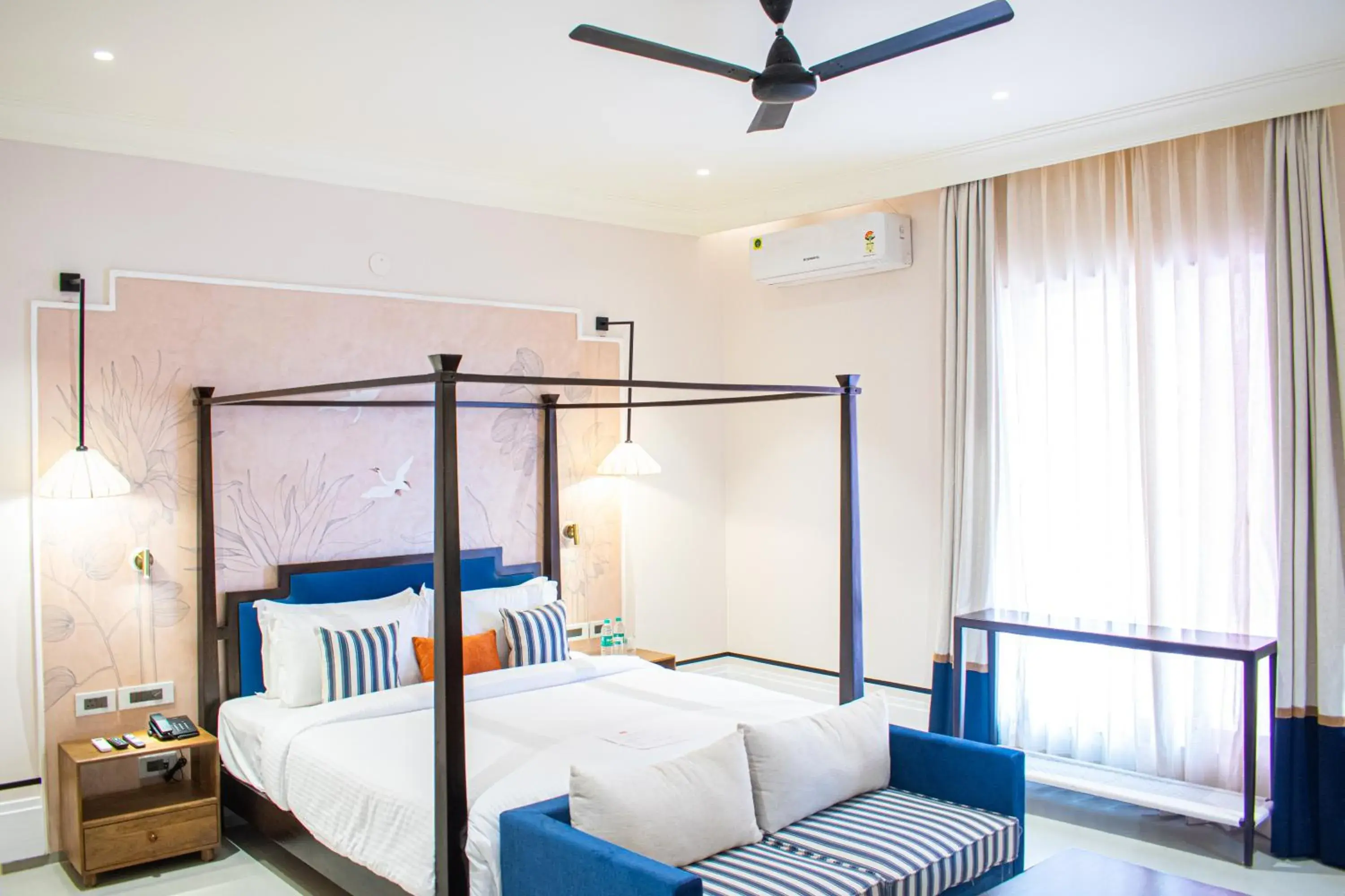 Bed in The Sierra - By The Lake Bed in The Sierra - By The Lake