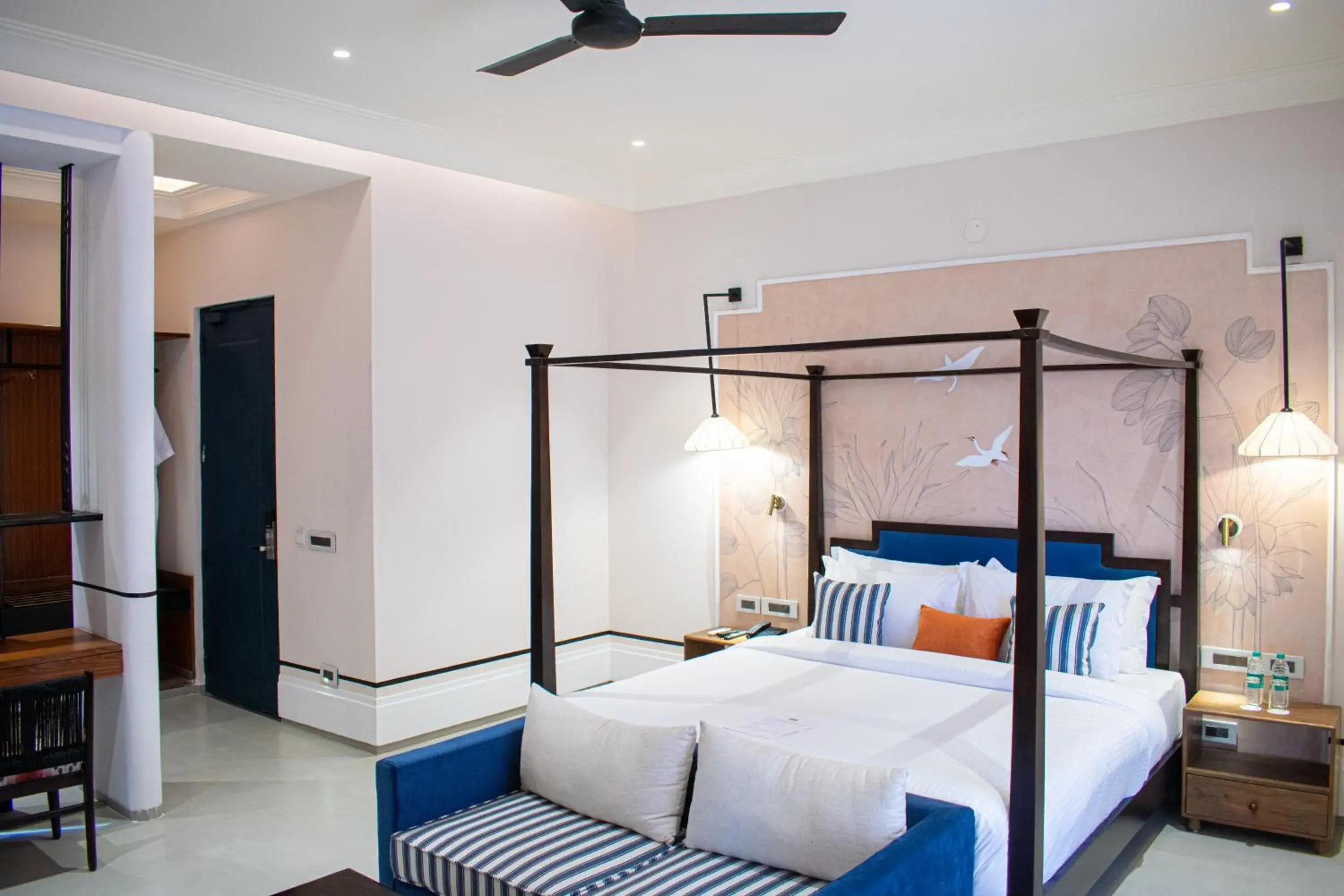 Bed in The Sierra - By The Lake Bed in The Sierra - By The Lake