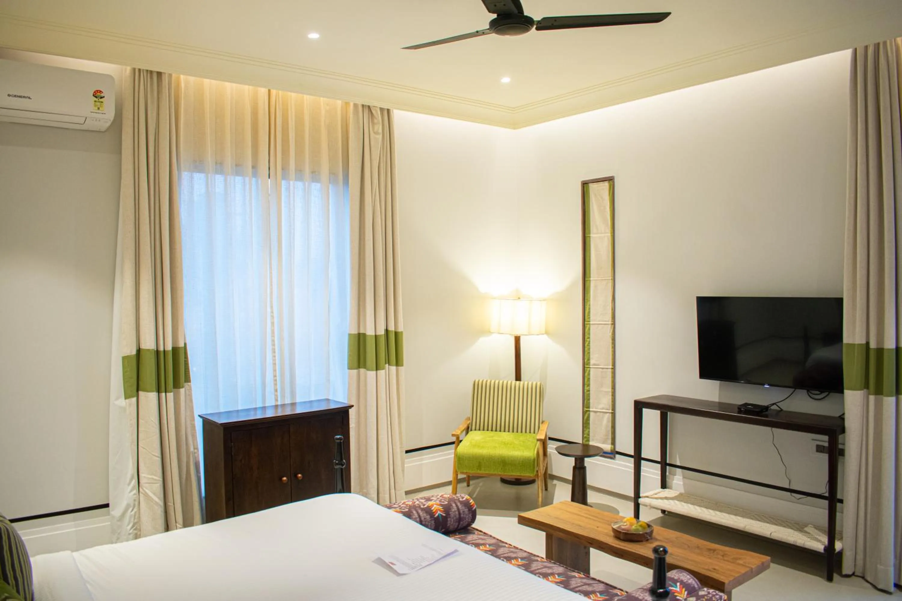 Bed in The Sierra - By The Lake