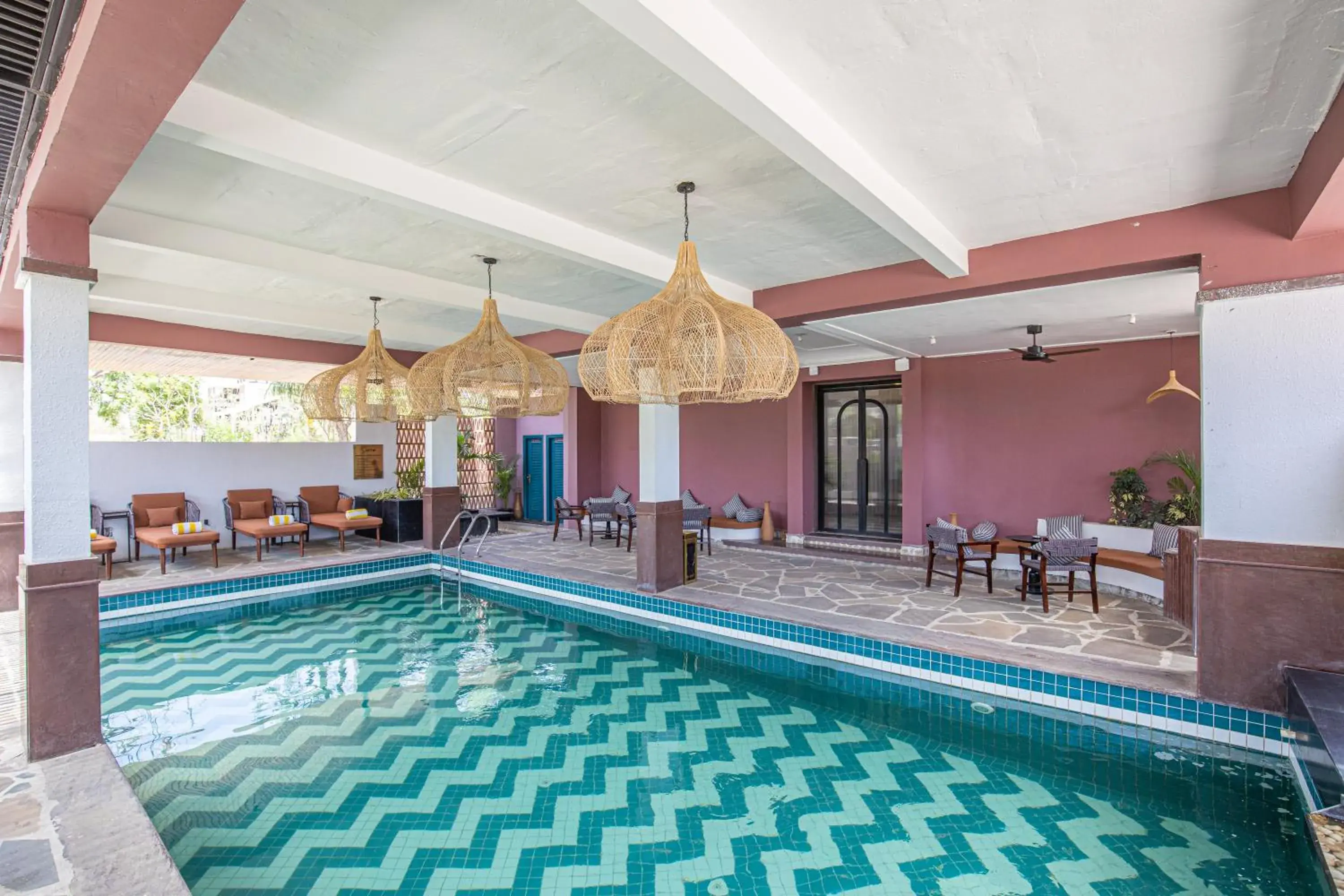 Swimming pool in The Sierra - By The Lake Swimming pool in The Sierra - By The Lake