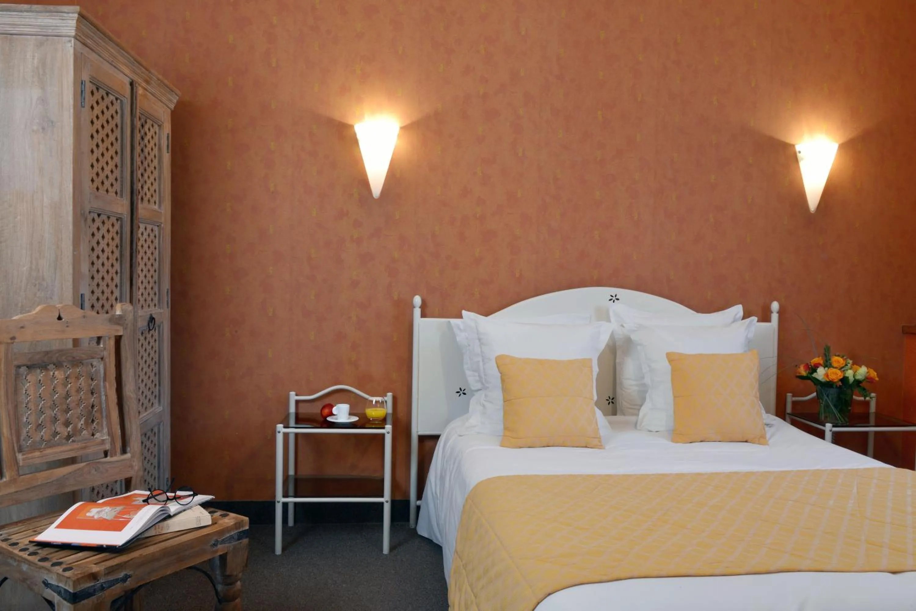 Bedroom, Bed in Logis Le Parc Hotel & Spa