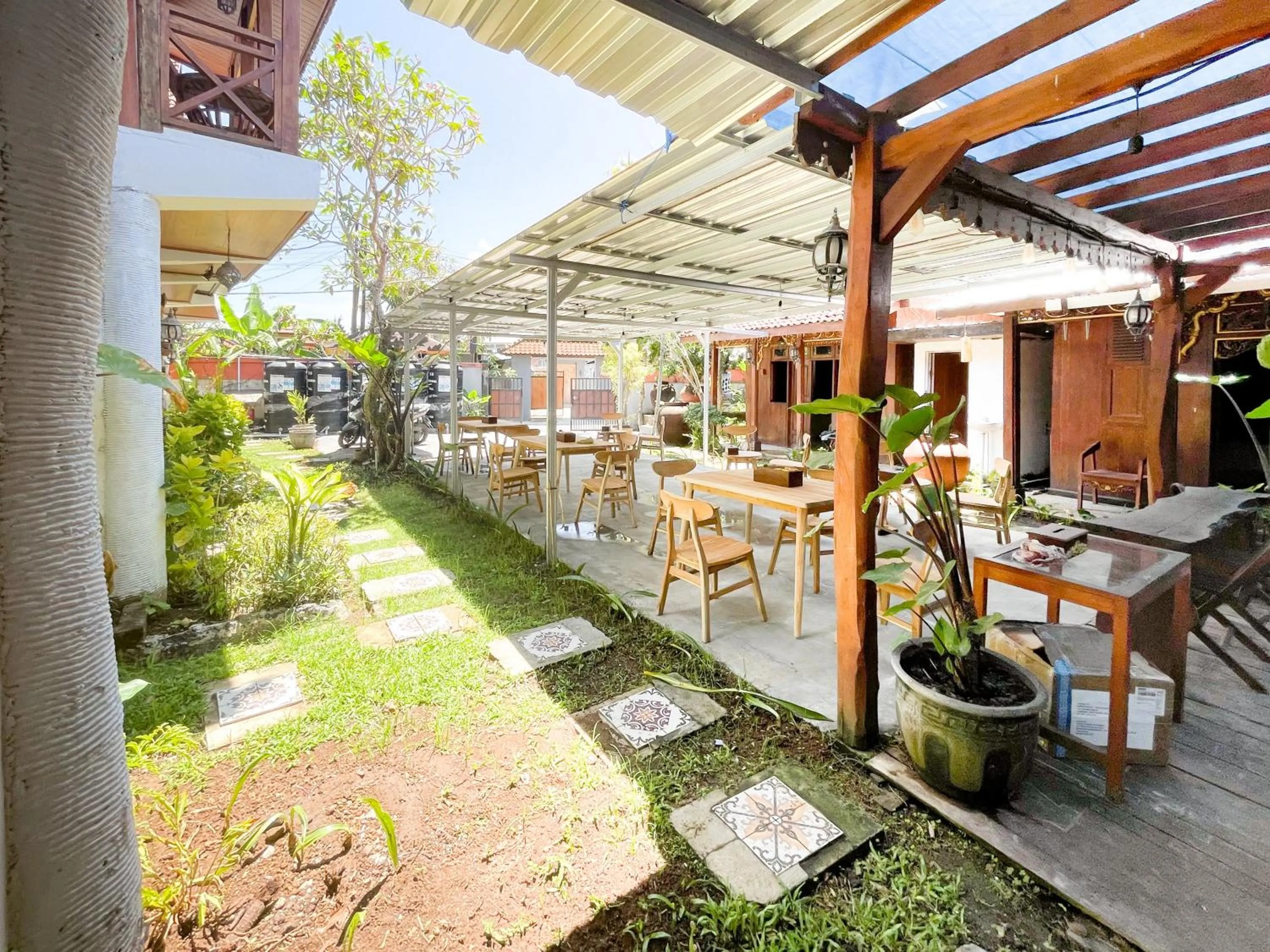Seating area in RedDoorz at Villa Krisna Balangan Beach