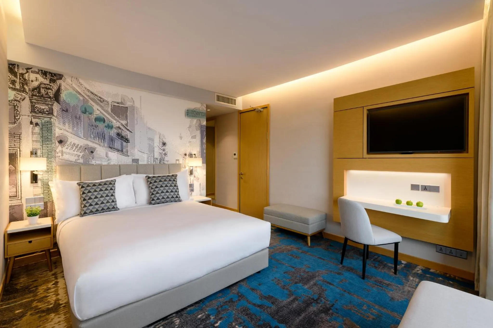 Photo of the whole room, Bed in OZO George Town Penang