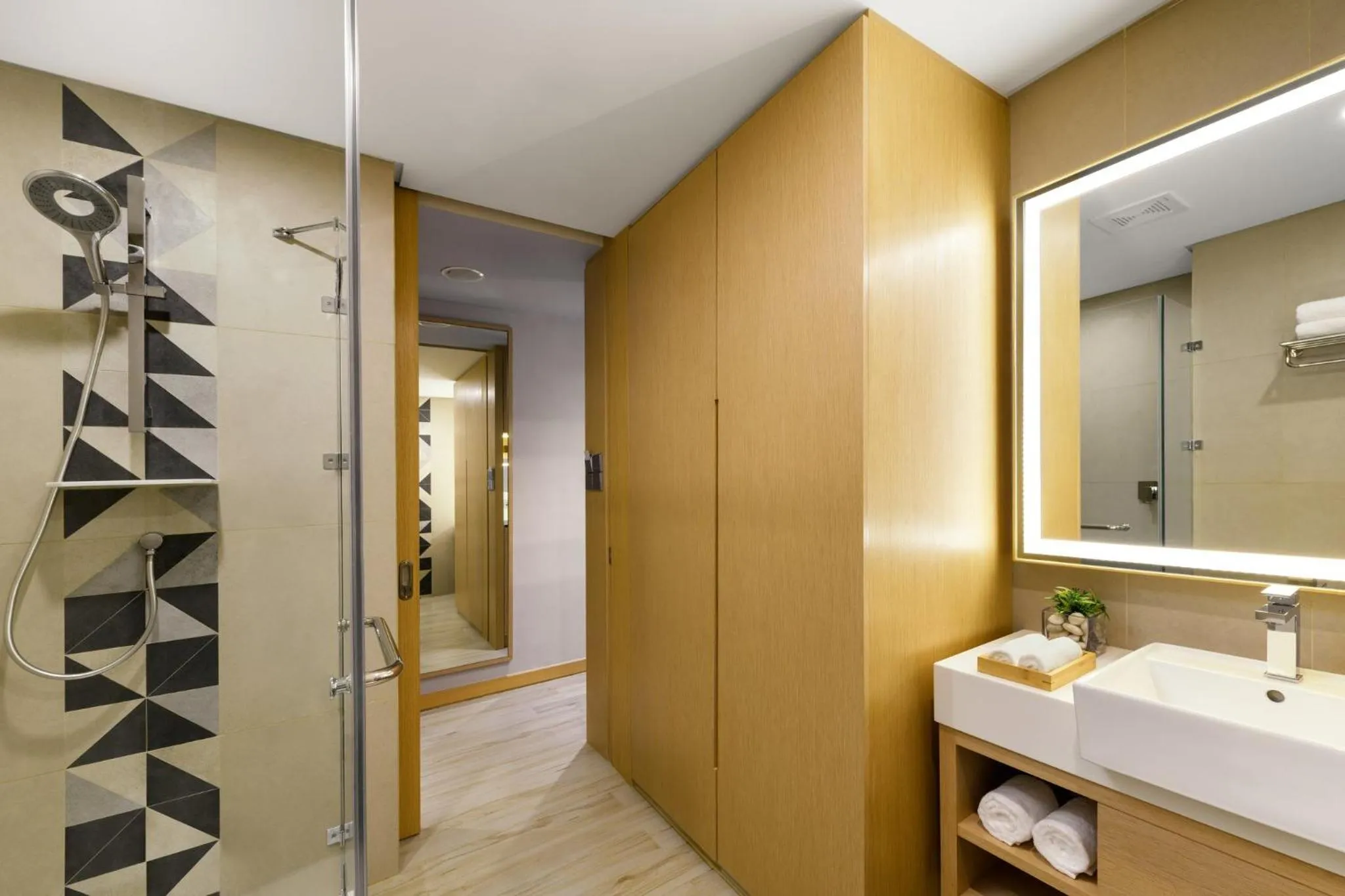 Photo of the whole room in OZO George Town Penang