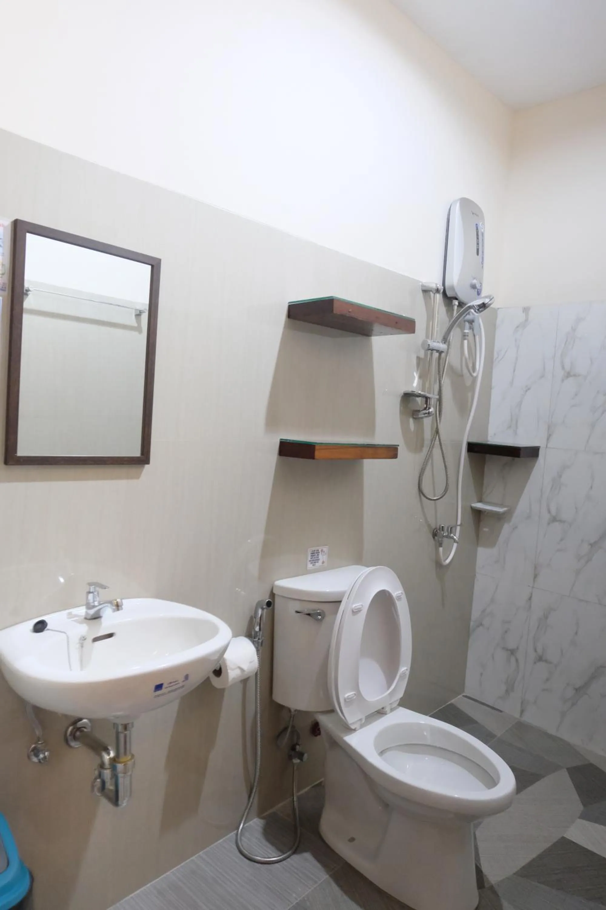 MANANQUIL TRAVEL LODGE