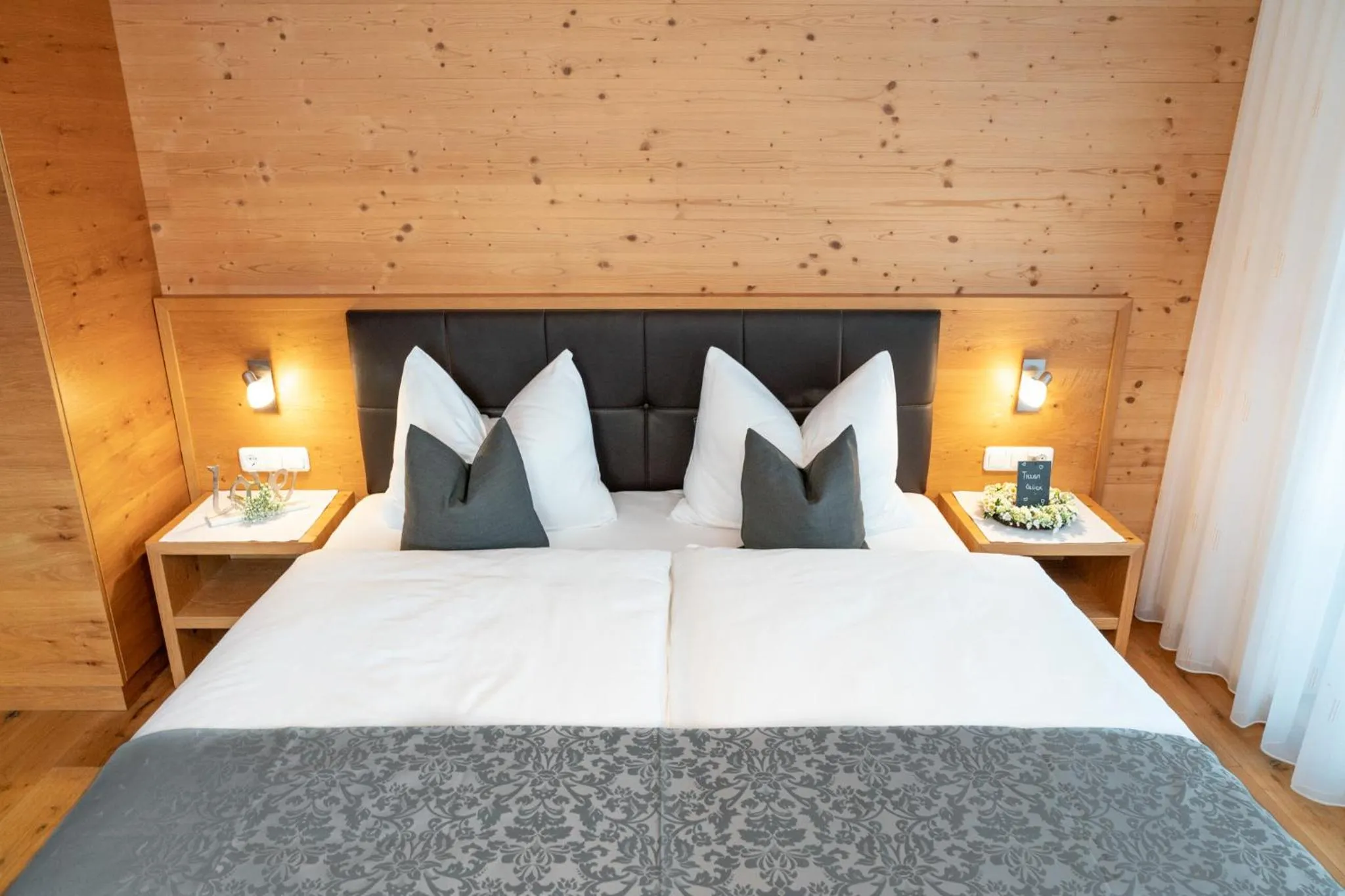 Photo of the whole room, Bed in Tillga Glück - 4 stars