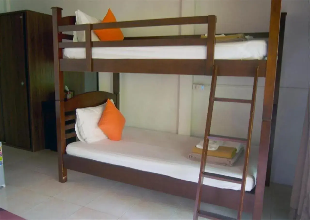 bunk bed, Bed in Chareena Garden bunk bed, Bed in Chareena Garden