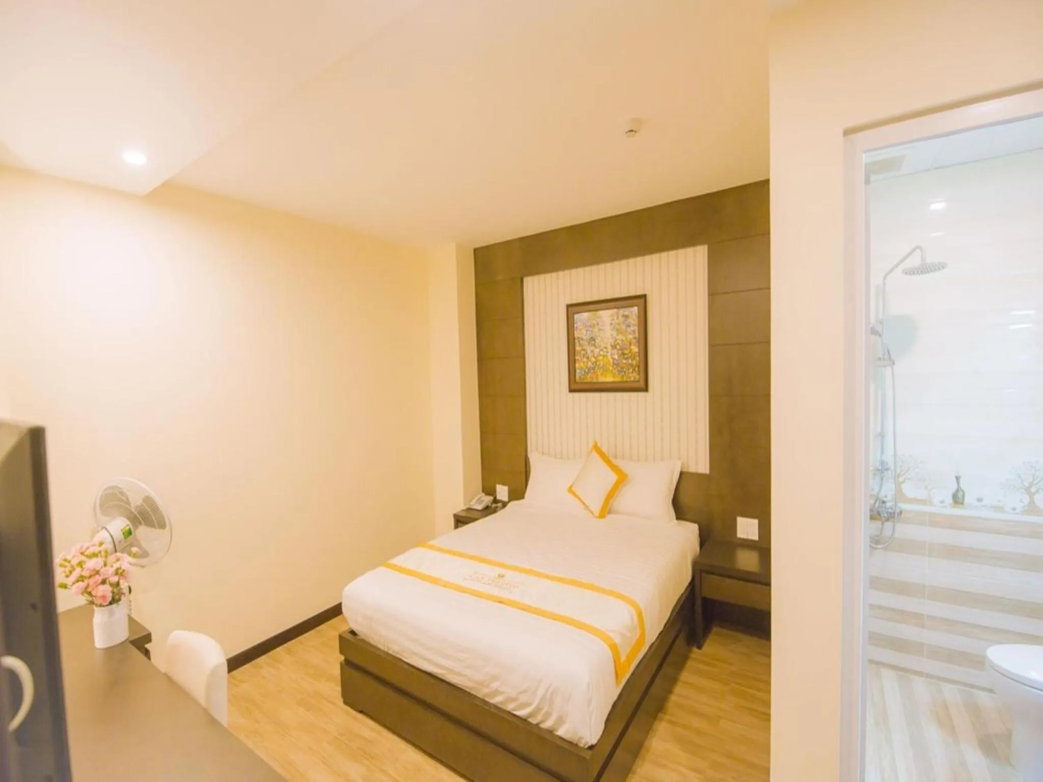 Bed in Thien Ly Hotel - Da Lat Center