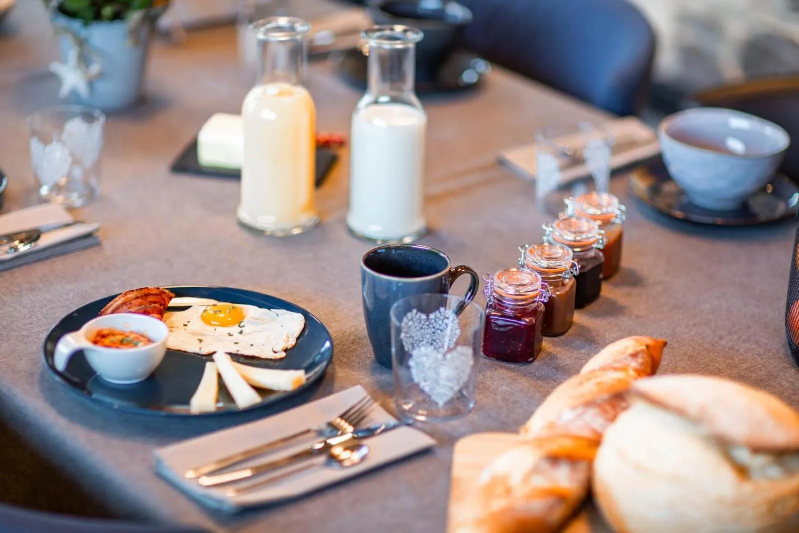 Dining area in Les Mazots des Fées