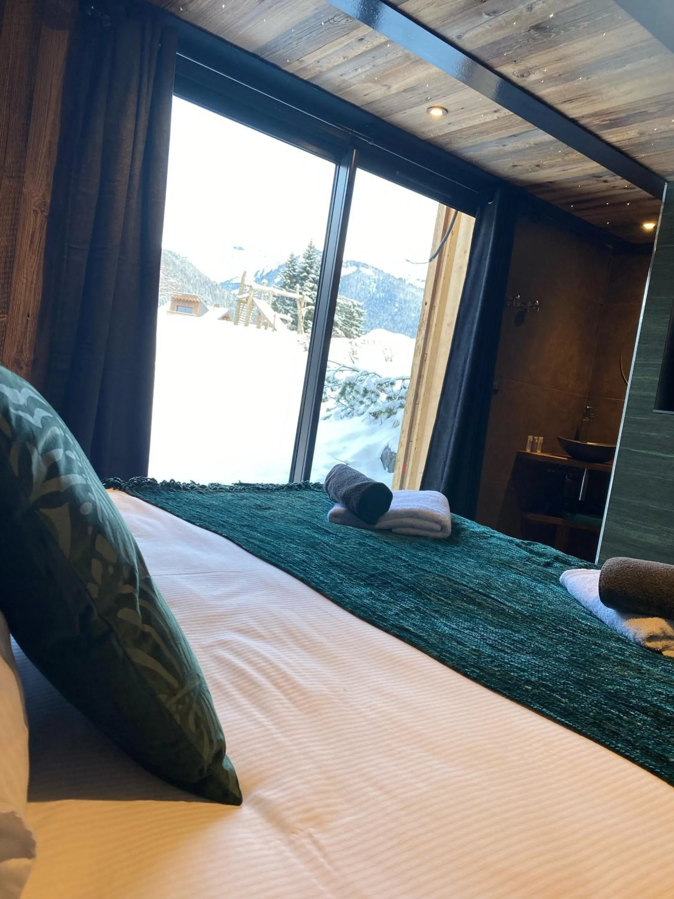 Mountain view, Bed in Les Mazots des Fées