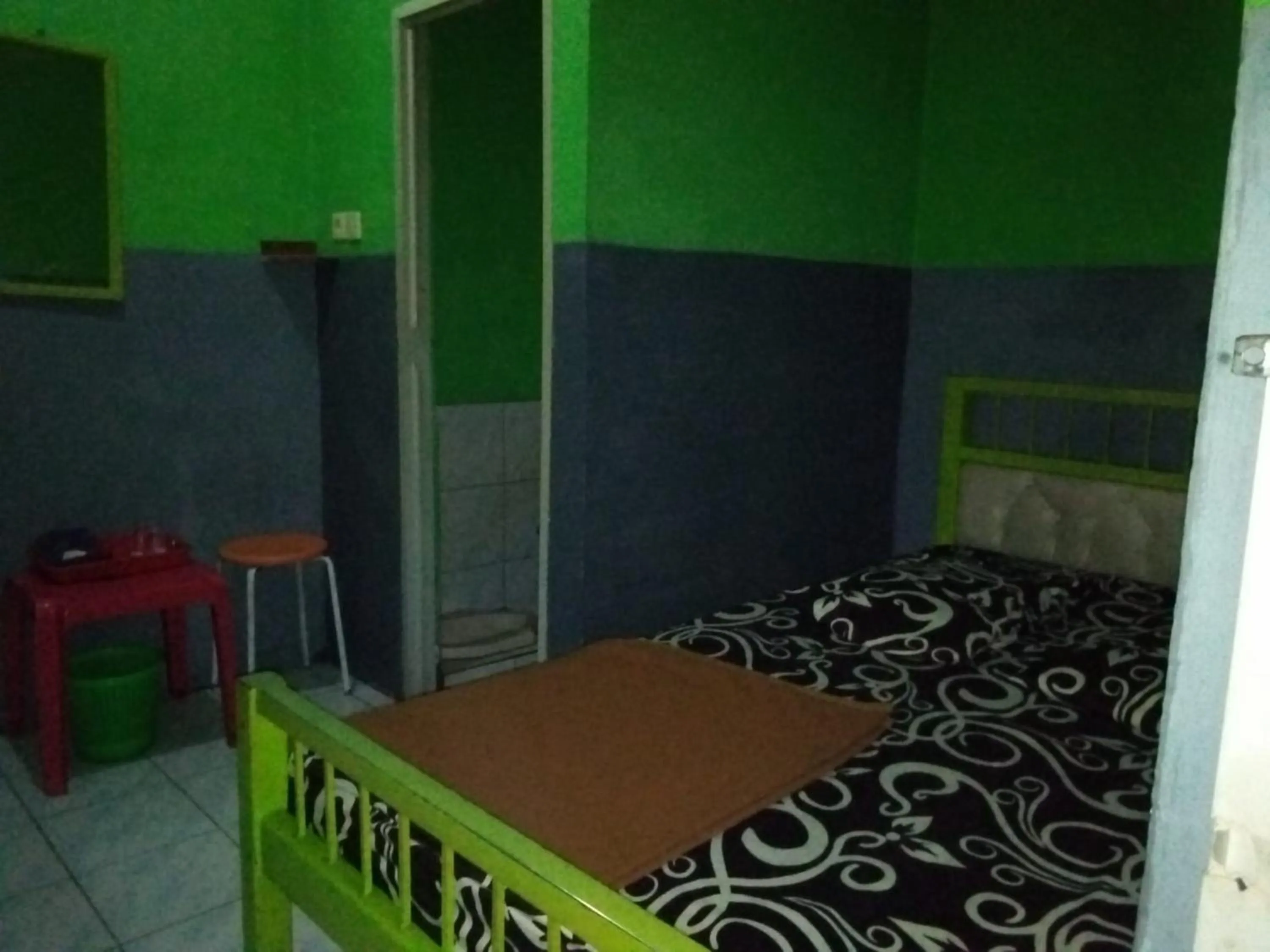 Bedroom, Bed in Penginapan 99