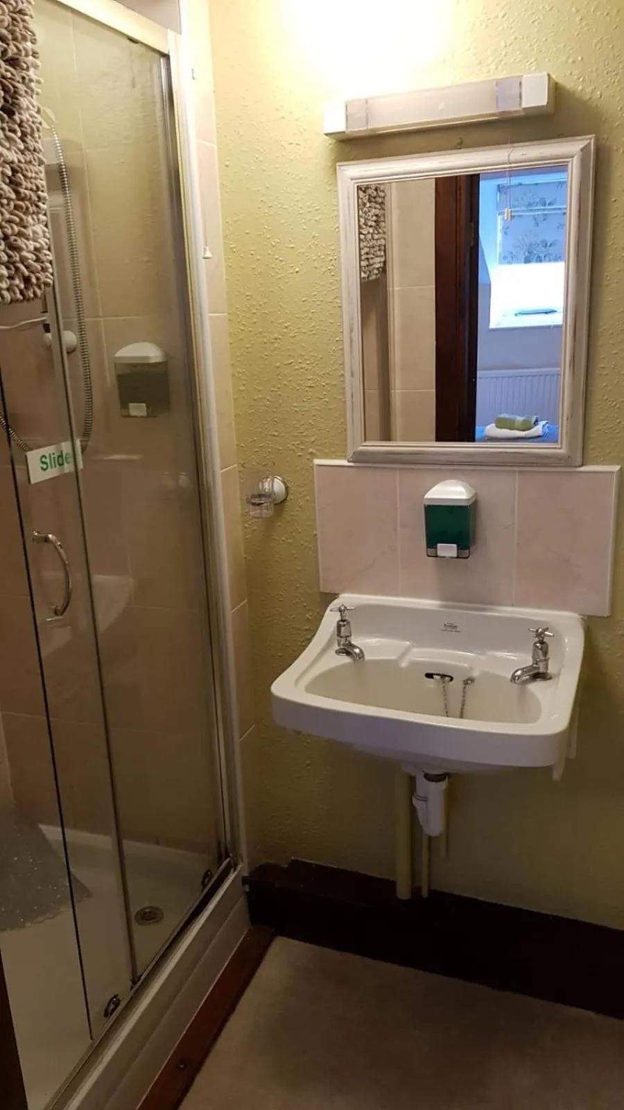 Double Room in The Wheatsheaf Inn