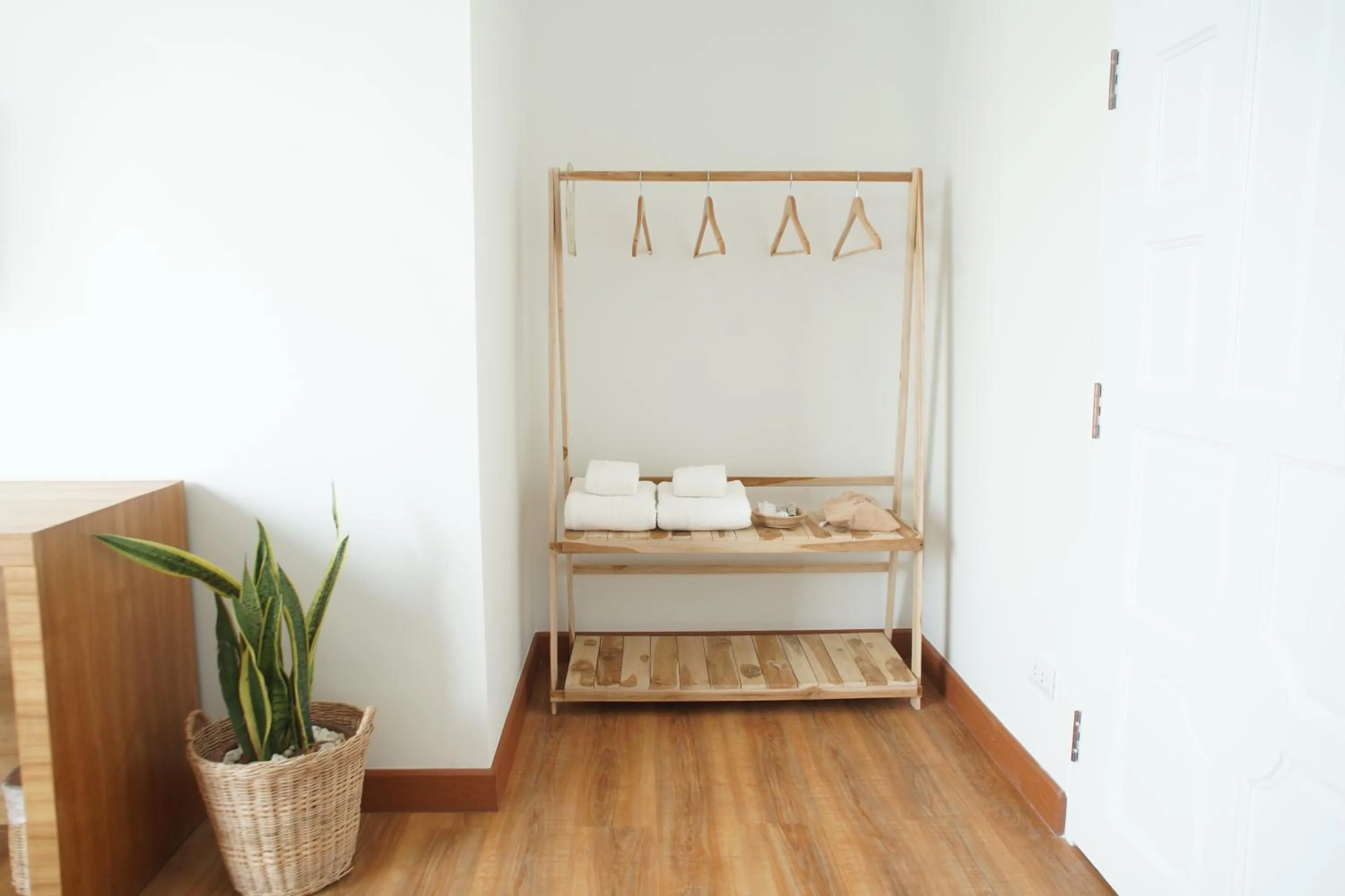 Shower, Bed in Breadfruit