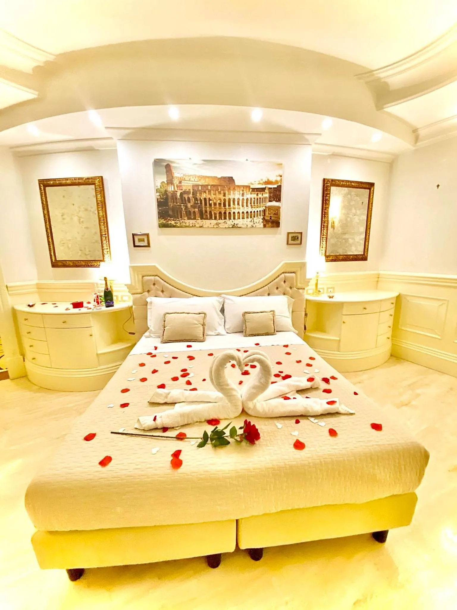 Photo of the whole room, Bed in Simon's Guest House Rome