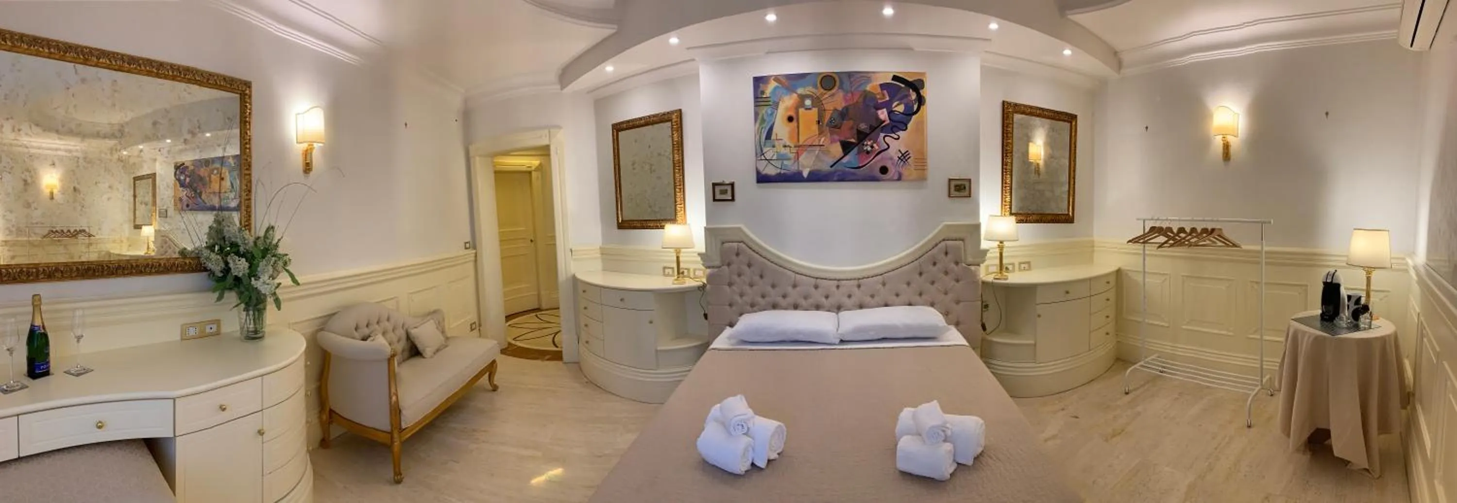 Photo of the whole room in Simon's Guest House Rome