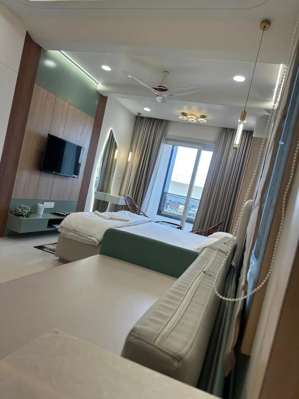 Restaurant/places to eat in HOTEL NORTH VIEW