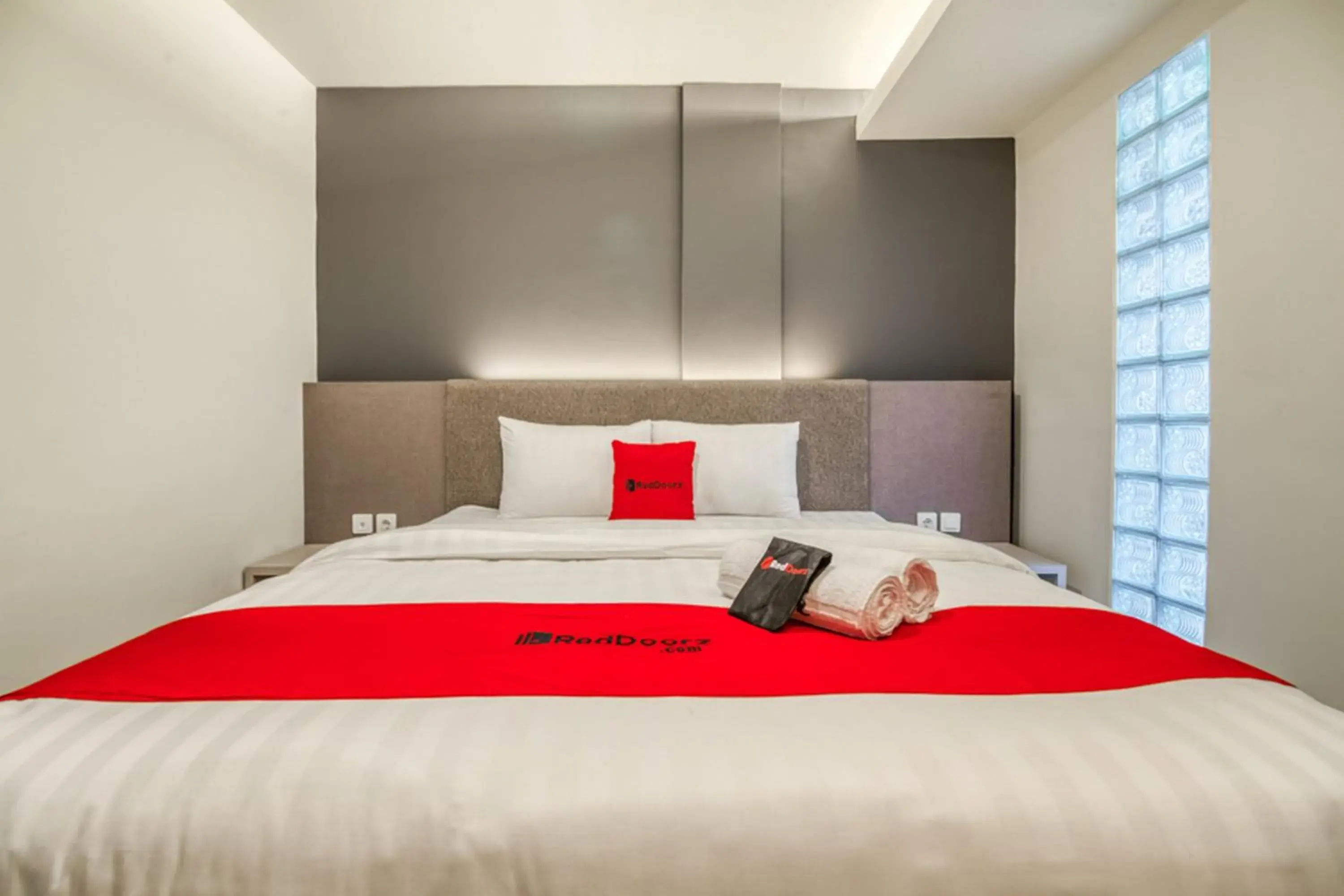 Bed in RedDoorz Plus near Akademi Kepolisian Semarang 3 Bed in RedDoorz Plus near Akademi Kepolisian Semarang 3