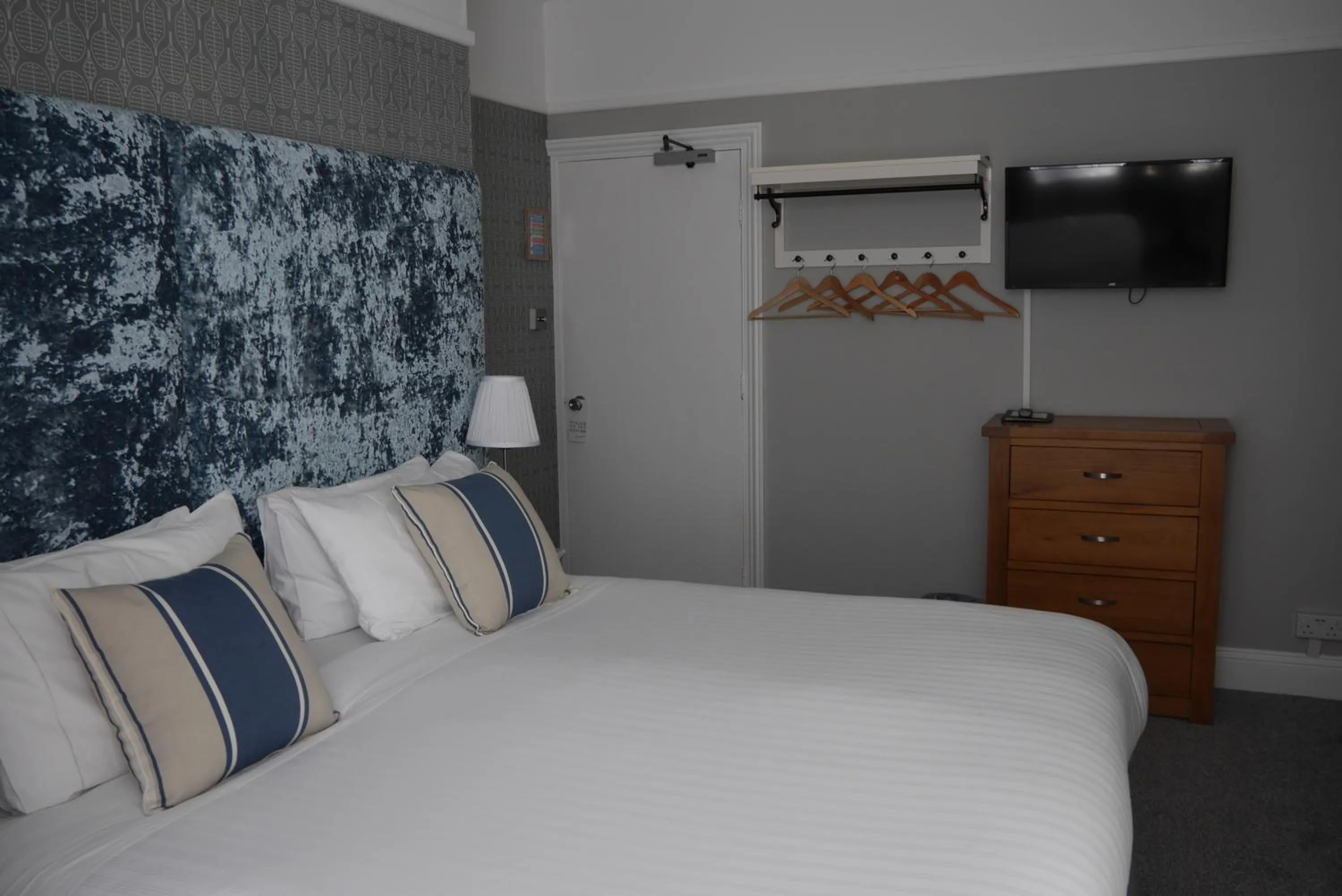 Bedroom, Bed in Redlands