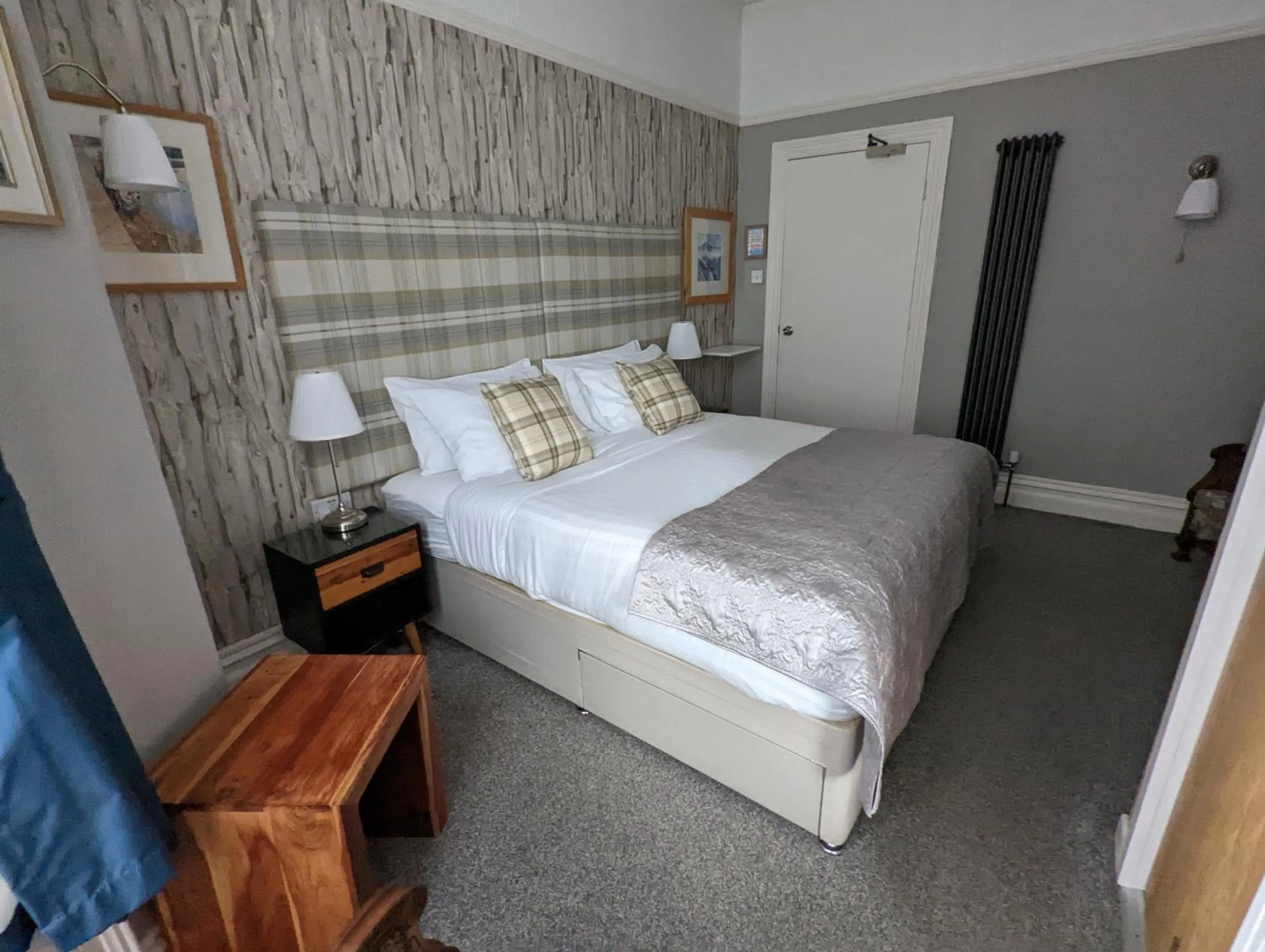 Photo of the whole room, Bed in Redlands