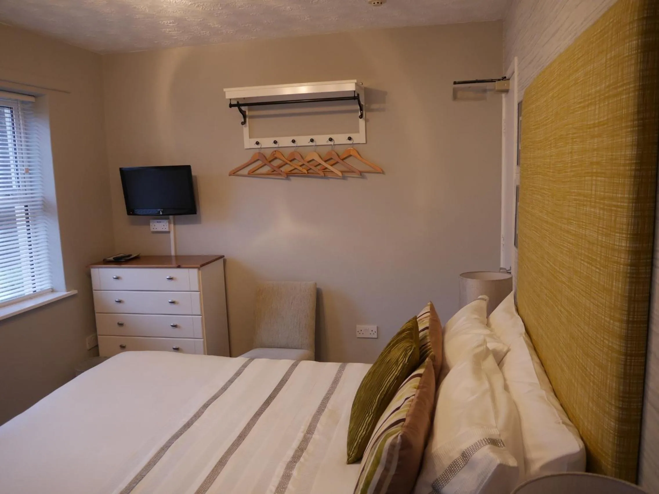 Bedroom, Bed in Redlands