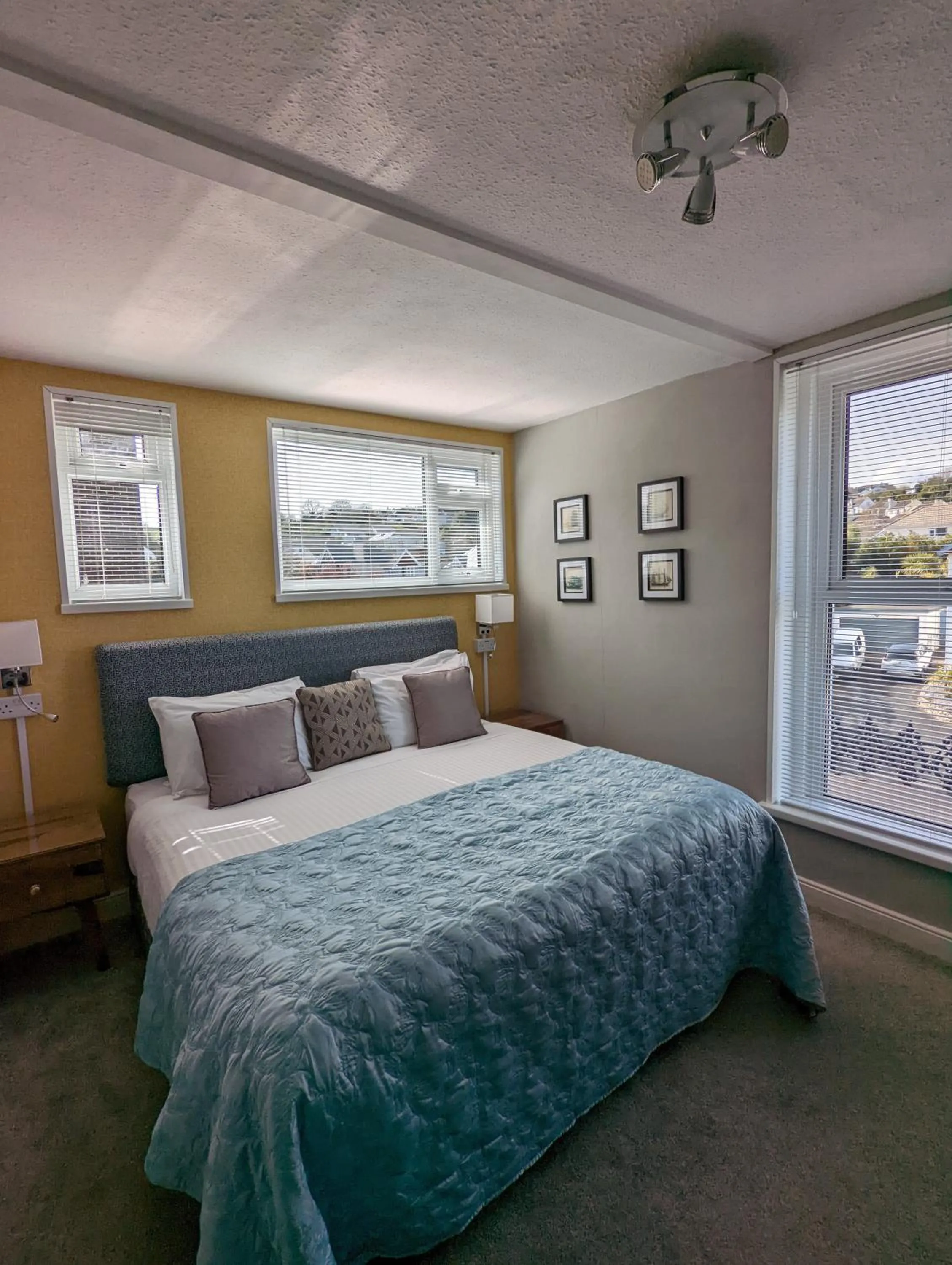 Bed in Redlands